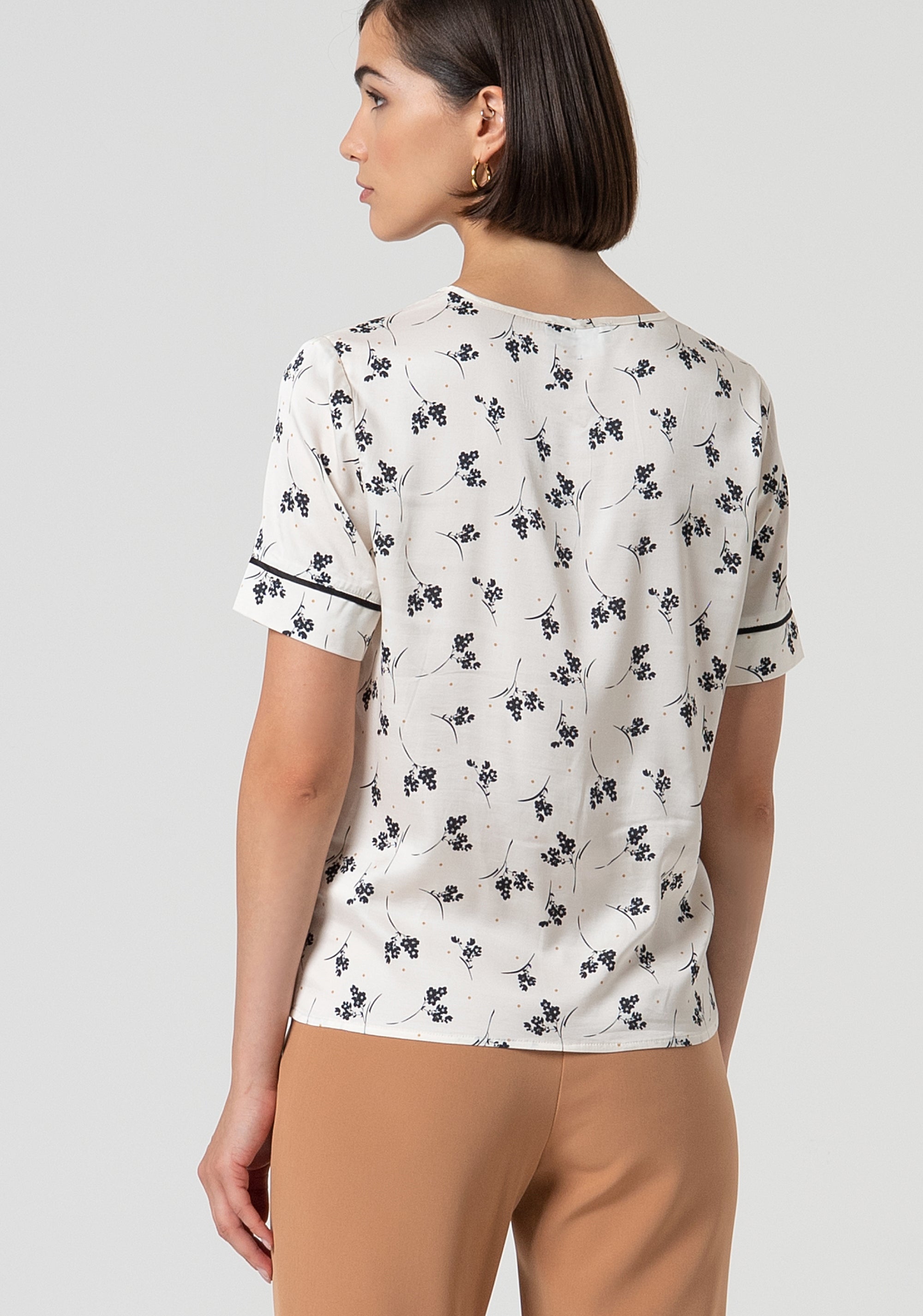 Blusa regular in fantasia floreale FS25ST1004W732T8-324 Fracomina