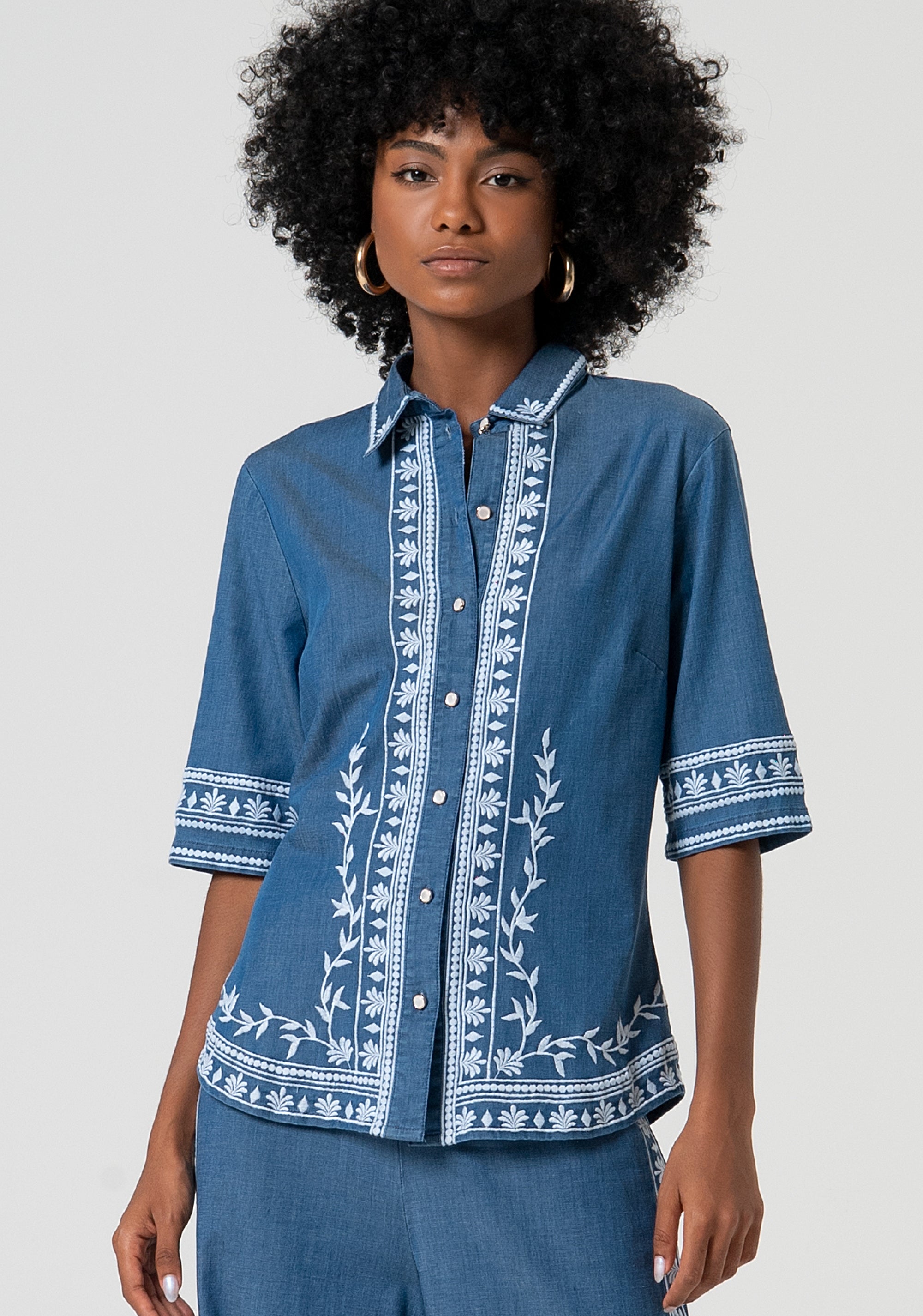 Camicia regular in chambray con ricami FS25ST6019W792E5-175 Fracomina