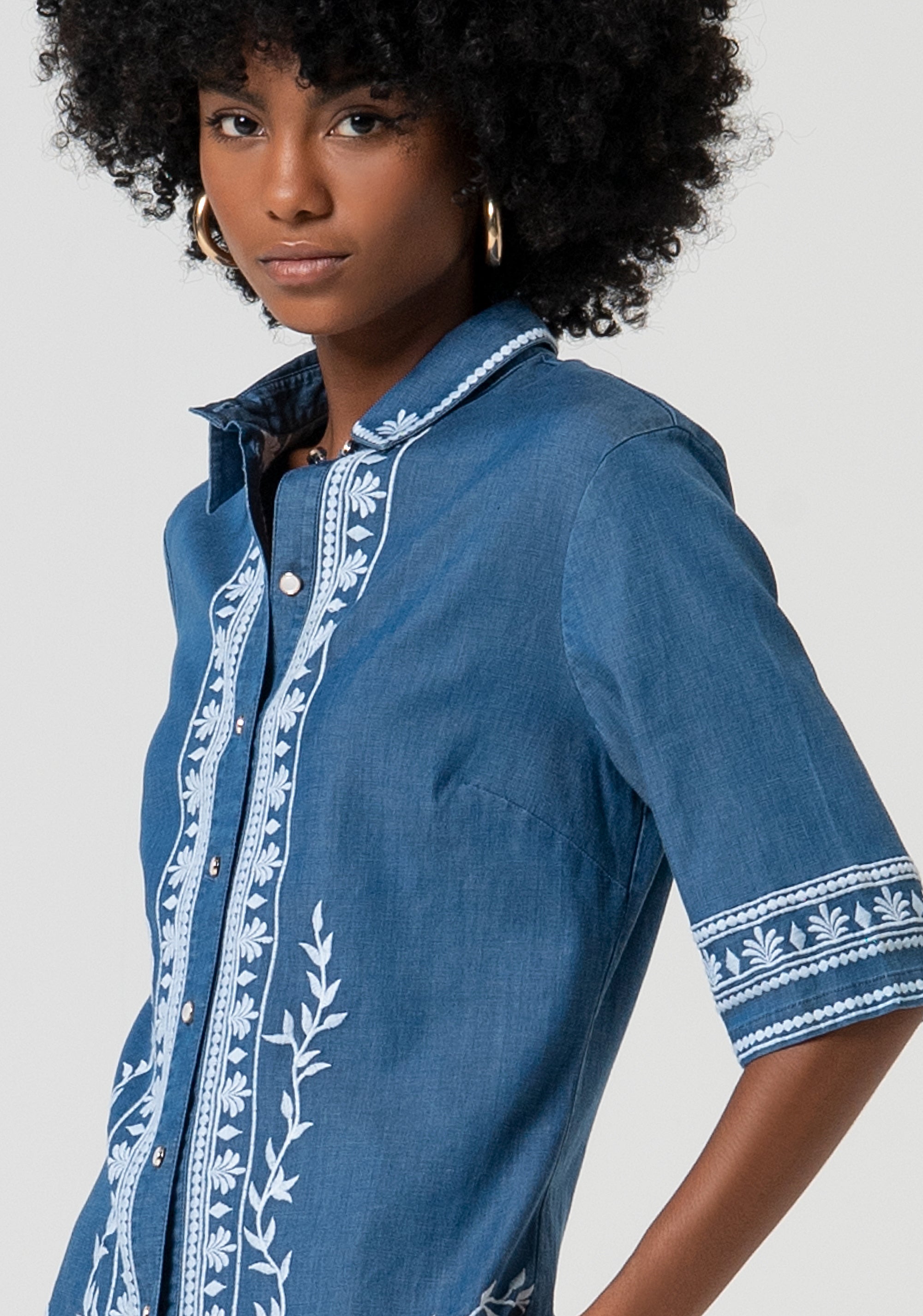 Camicia regular in chambray con ricami FS25ST6019W792E5-175 Fracomina