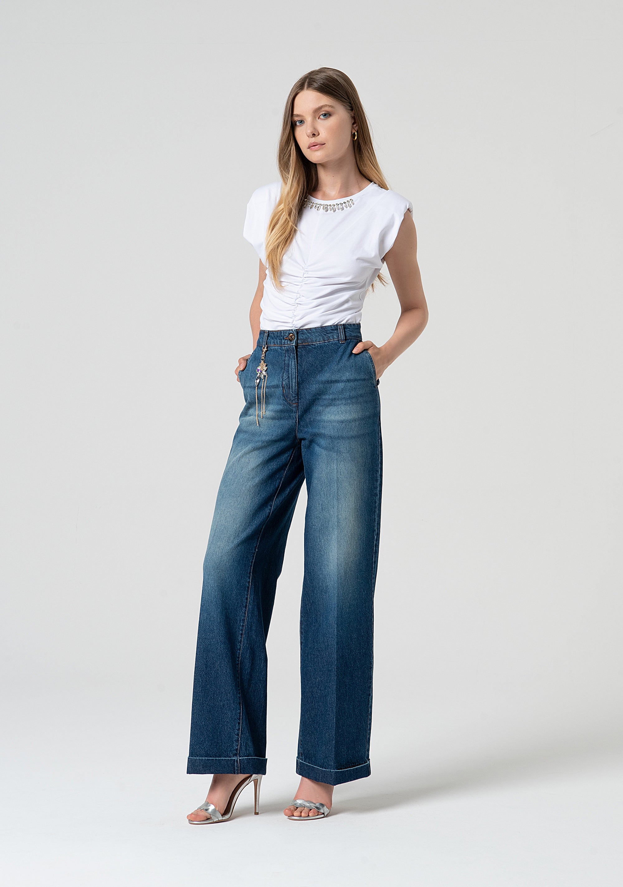 Jeans a palazzo in denim con lavaggio medio FS25SV3018D40093-S93 Fracomina