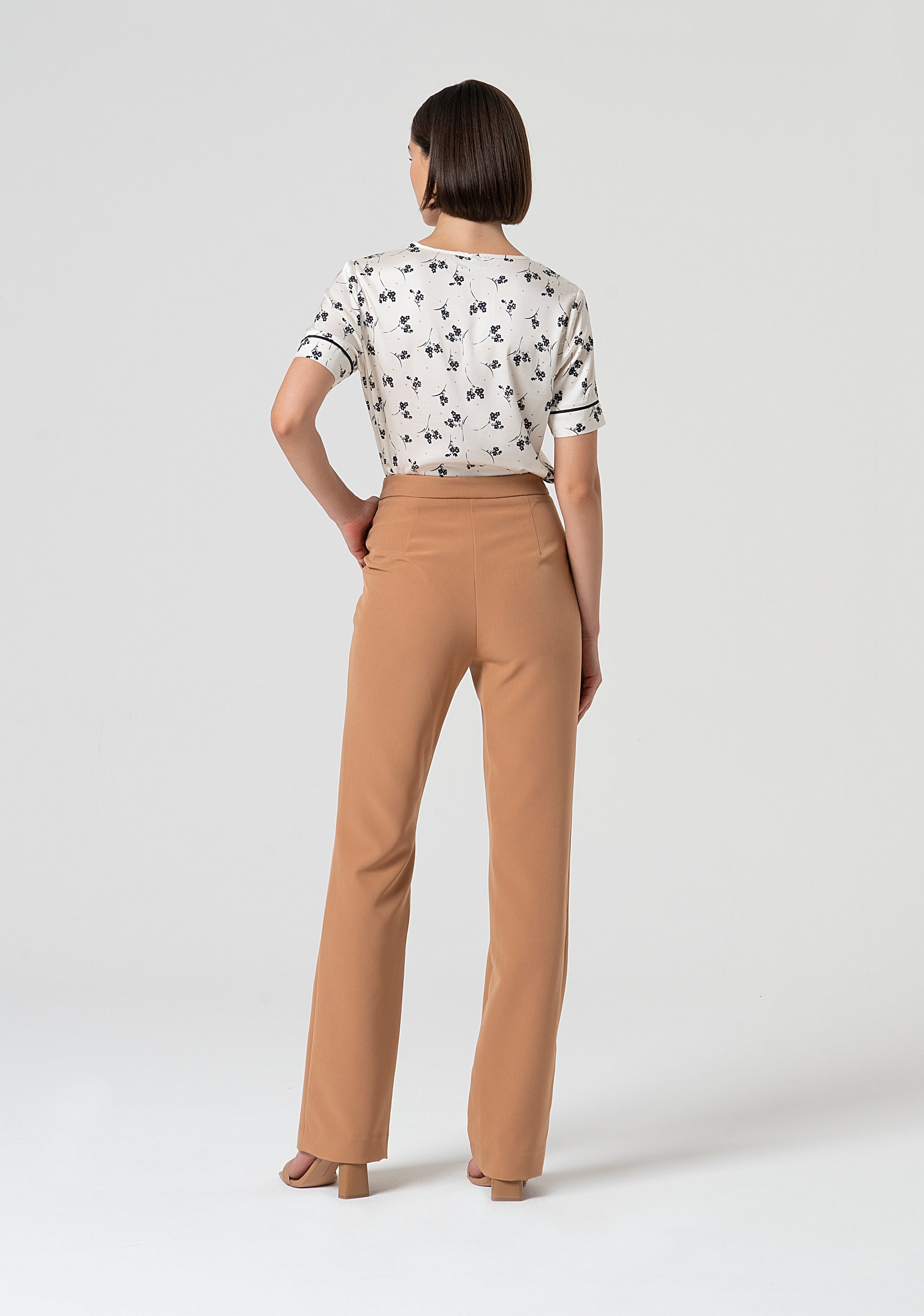 Pantaloni bootcut in tessuto fluido stretch FS25SVA001W42901-E11 Fracomina