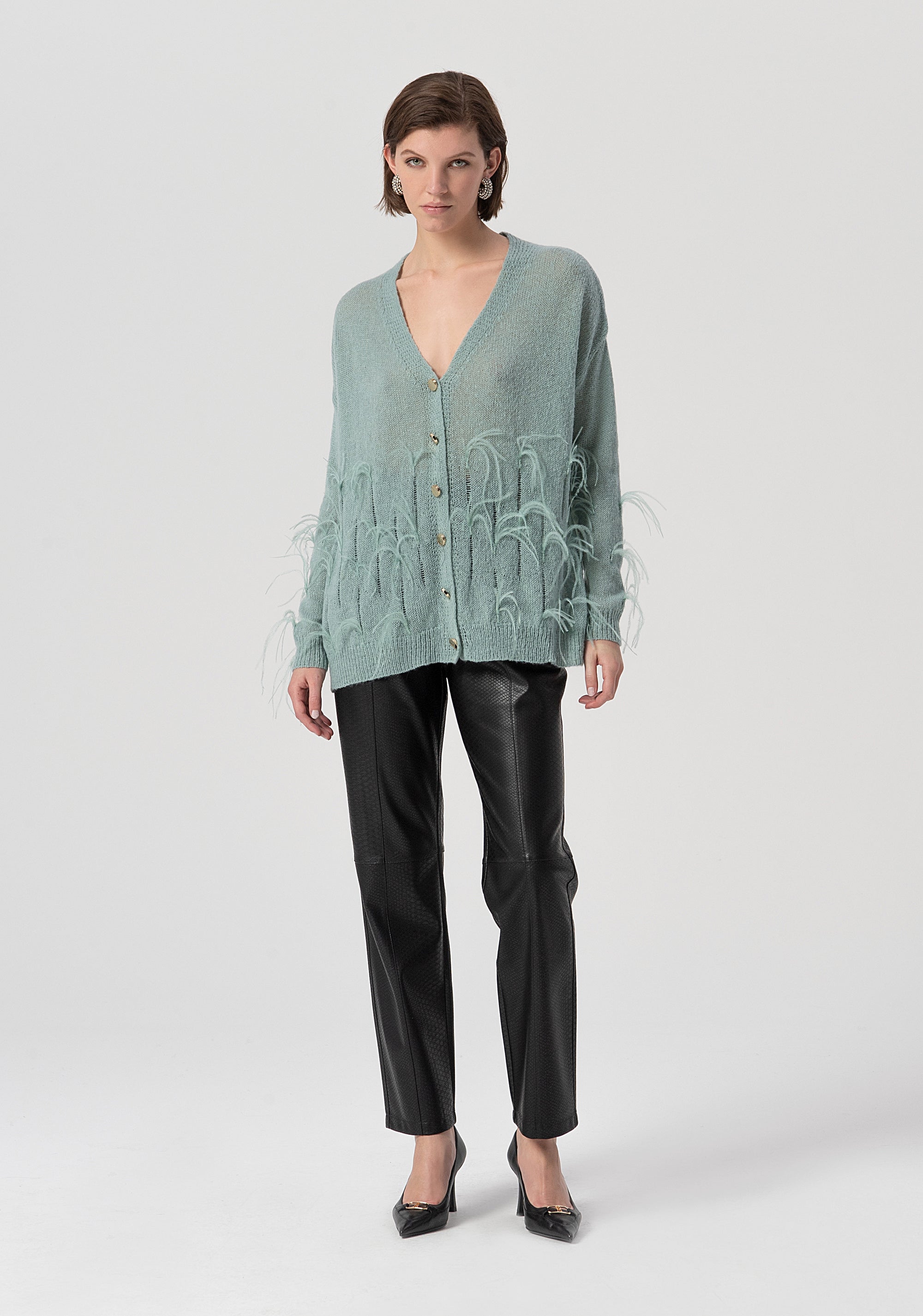 Cardigan over con piume applicate FS25WT8006K50501-806 Fracomina