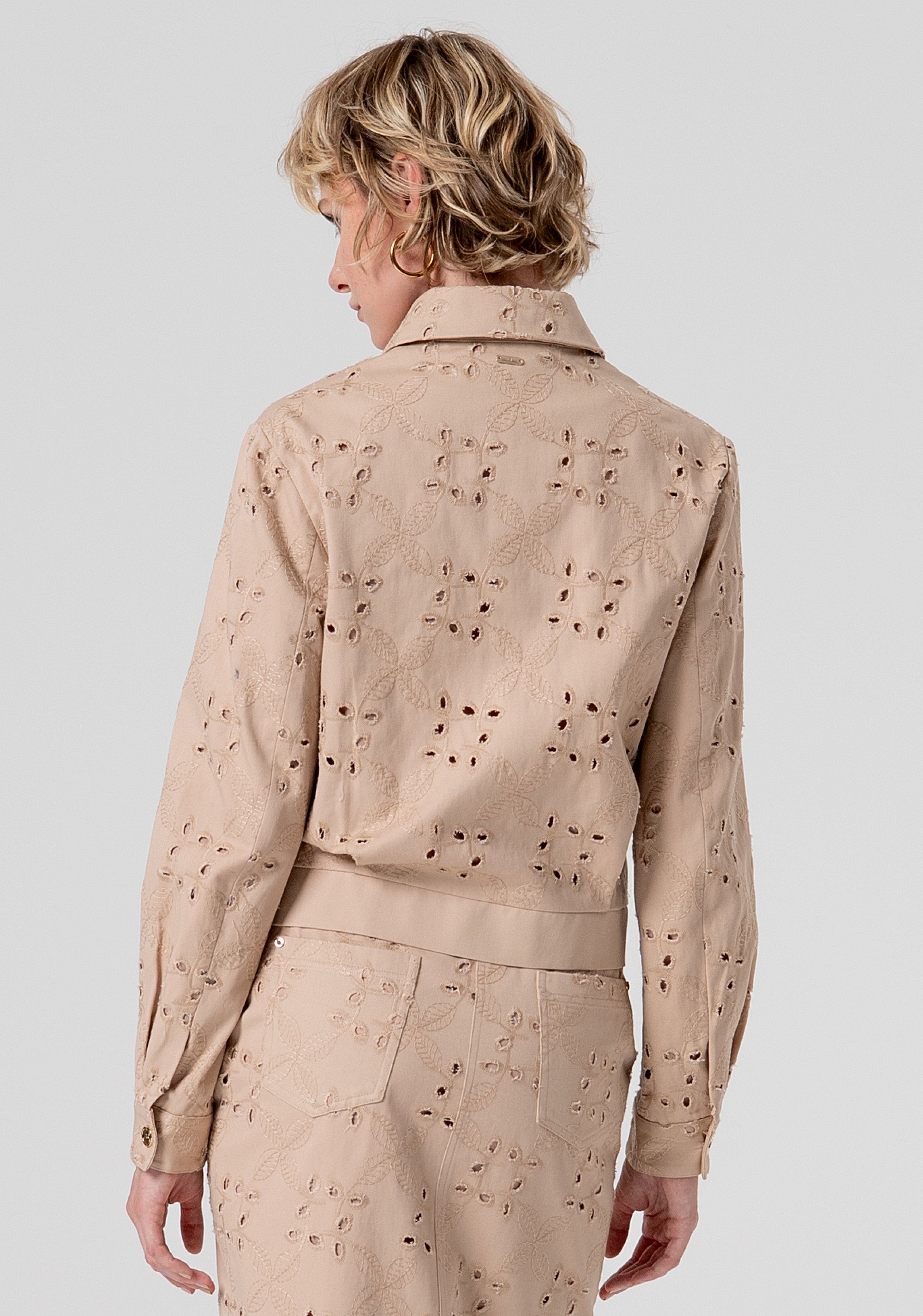 Giacca regular modello bomber in pizzo San Gallo FS26SJ2002W825V8-050 Fracomina