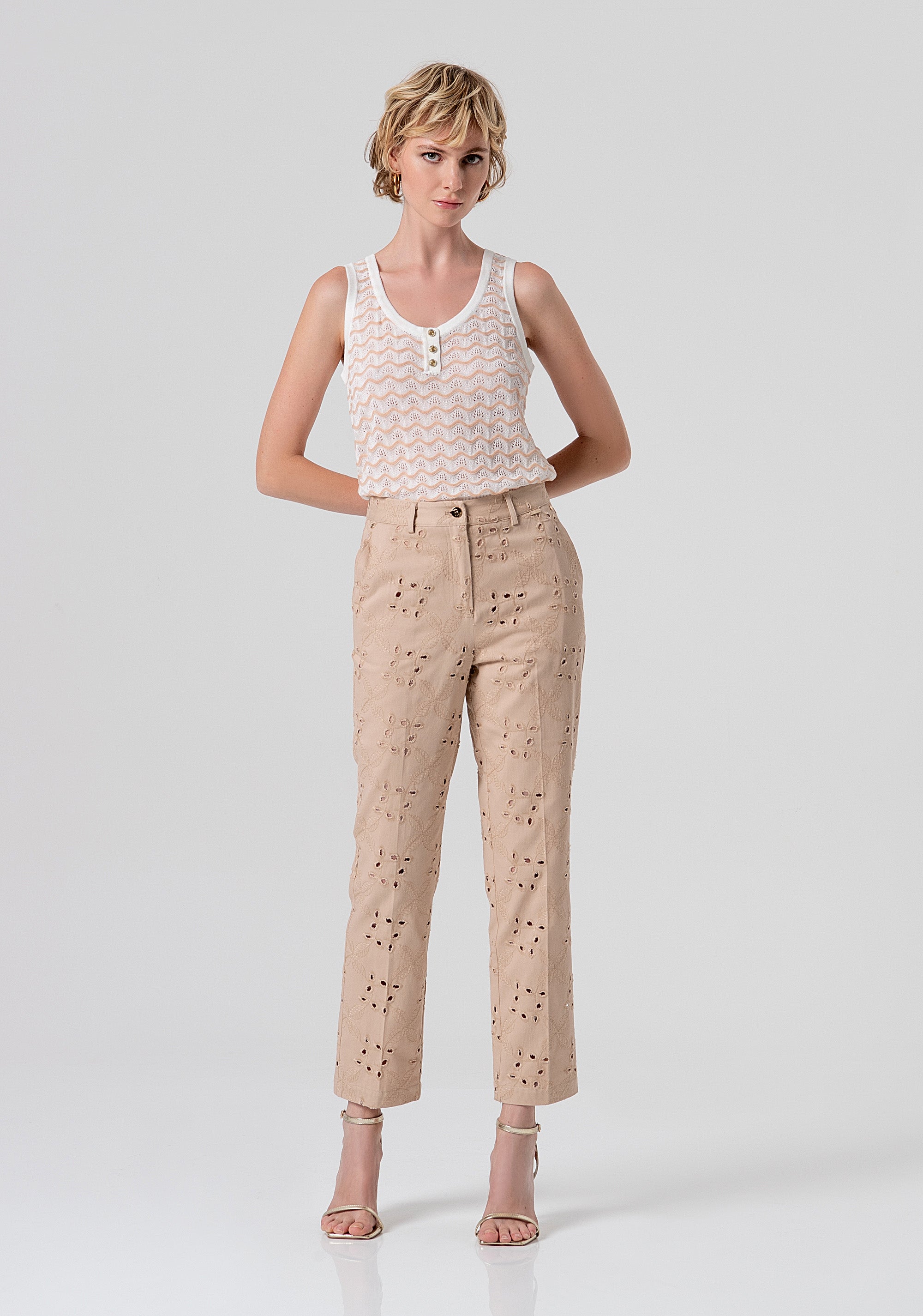 Pantalone regular modello chino in pizzo San Gallo FS26SV2002W825V8-050 Fracomina