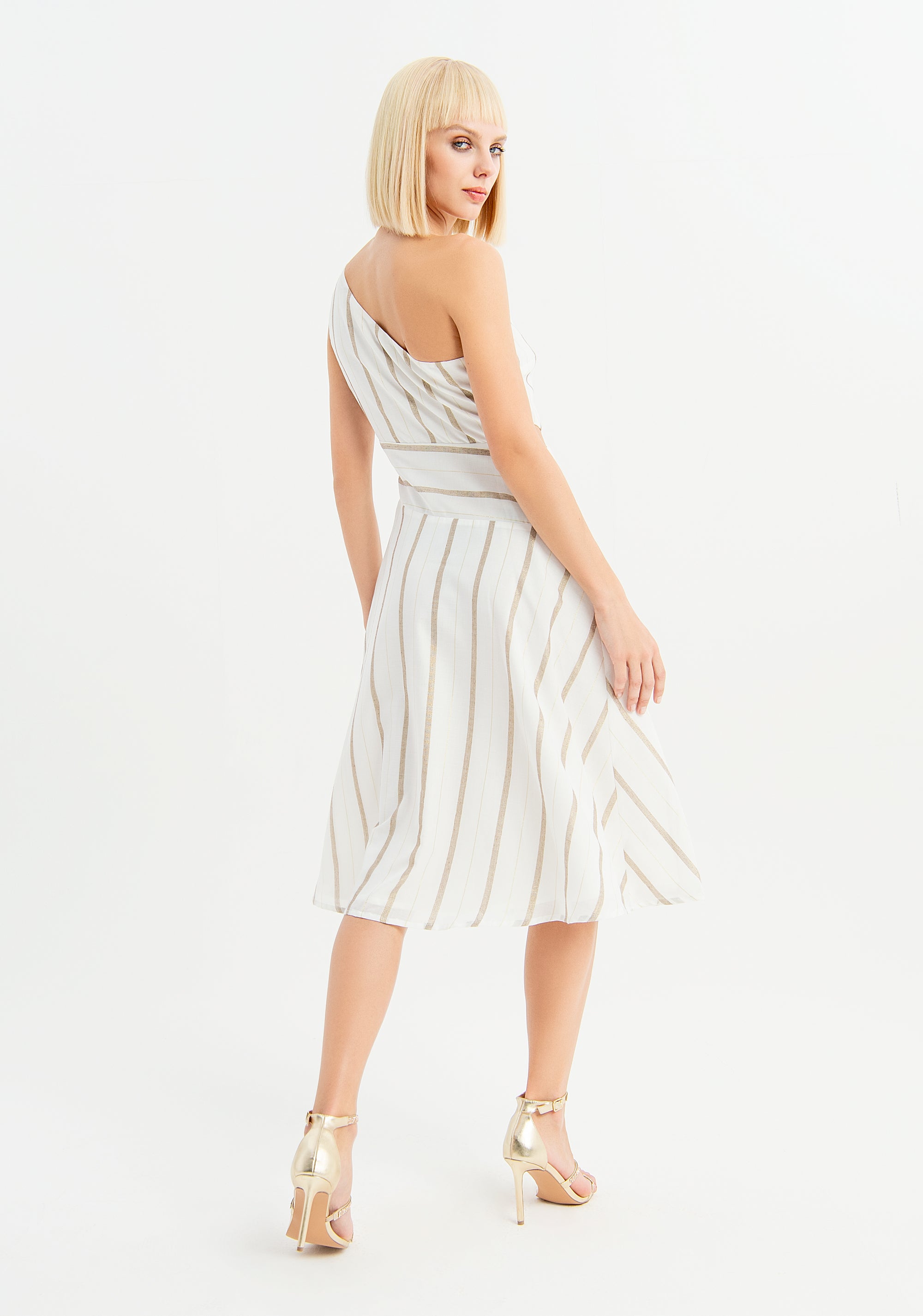 Abito cut out monospalla