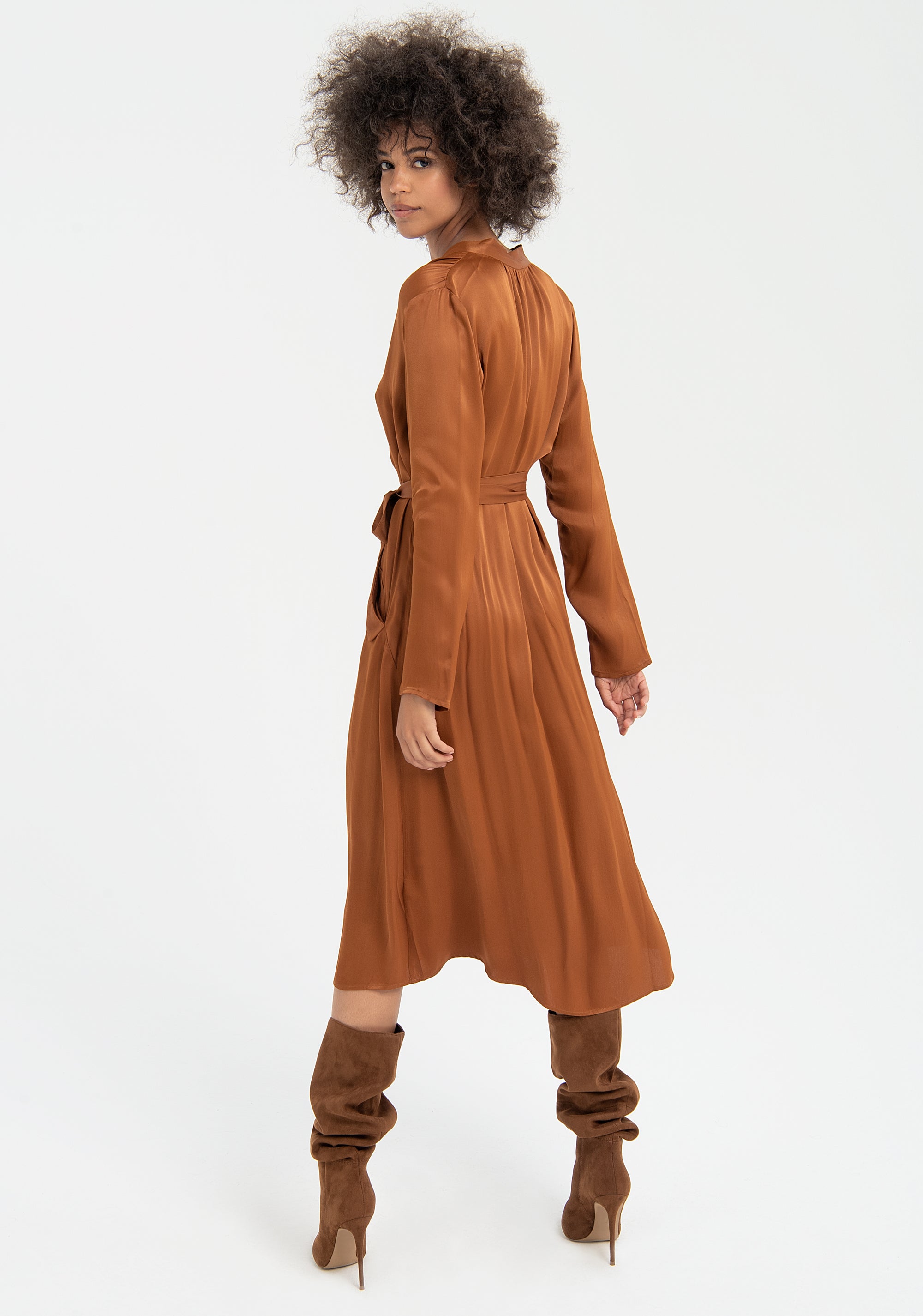 Abito regular con lunghezza midi