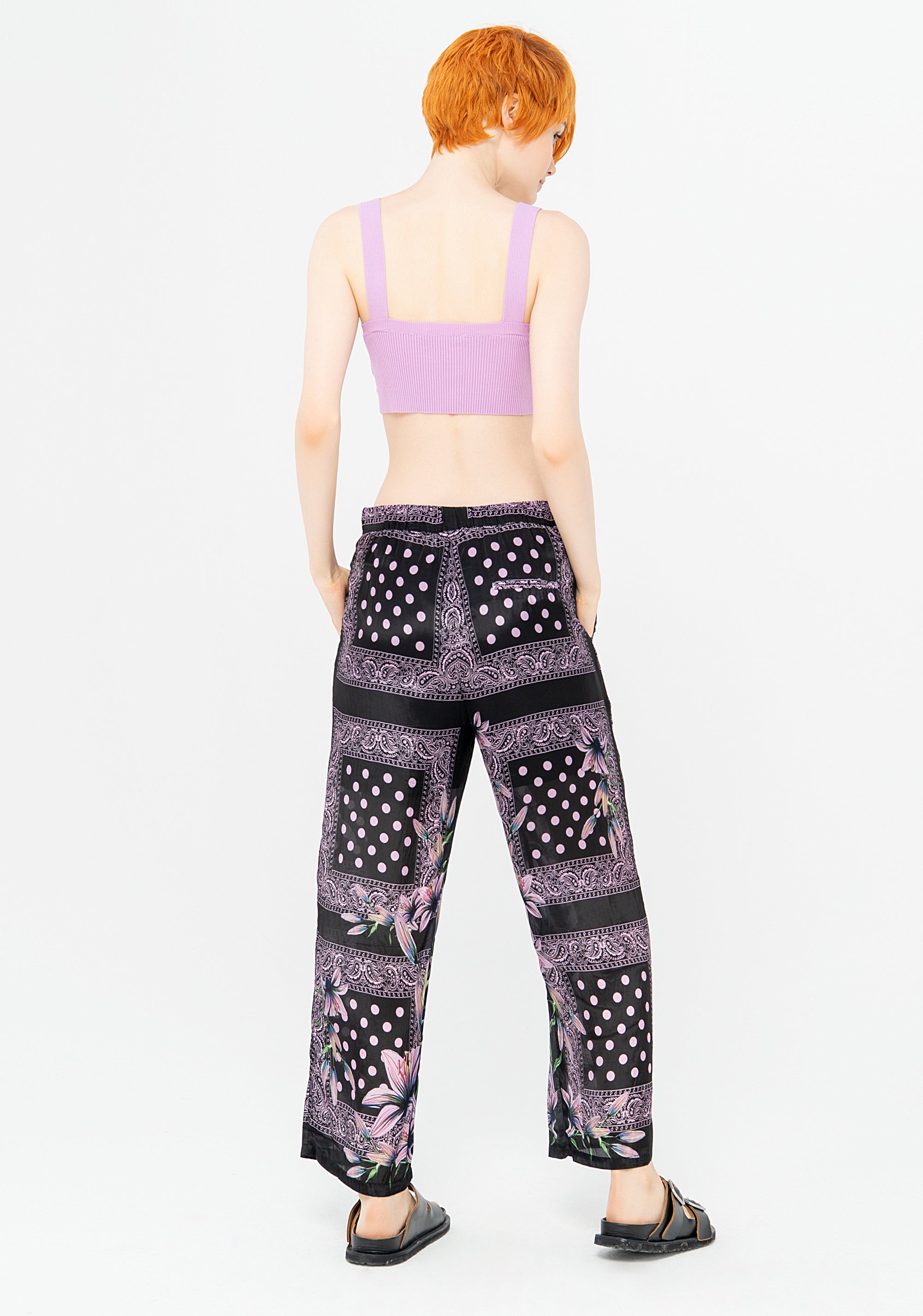 Pantalone ampio in fantasia foulard