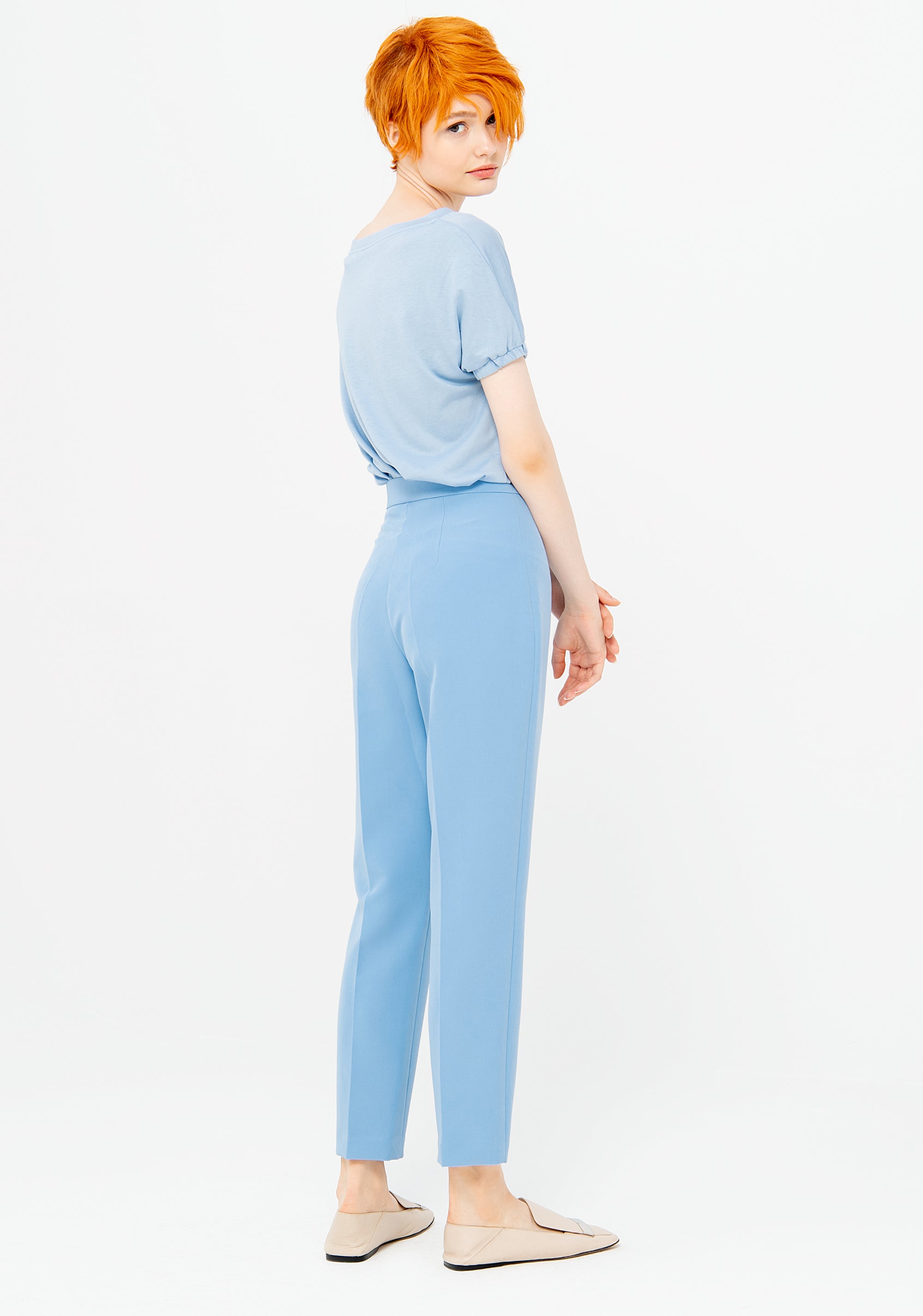 Pantalone carrot in tessuto tecnico
