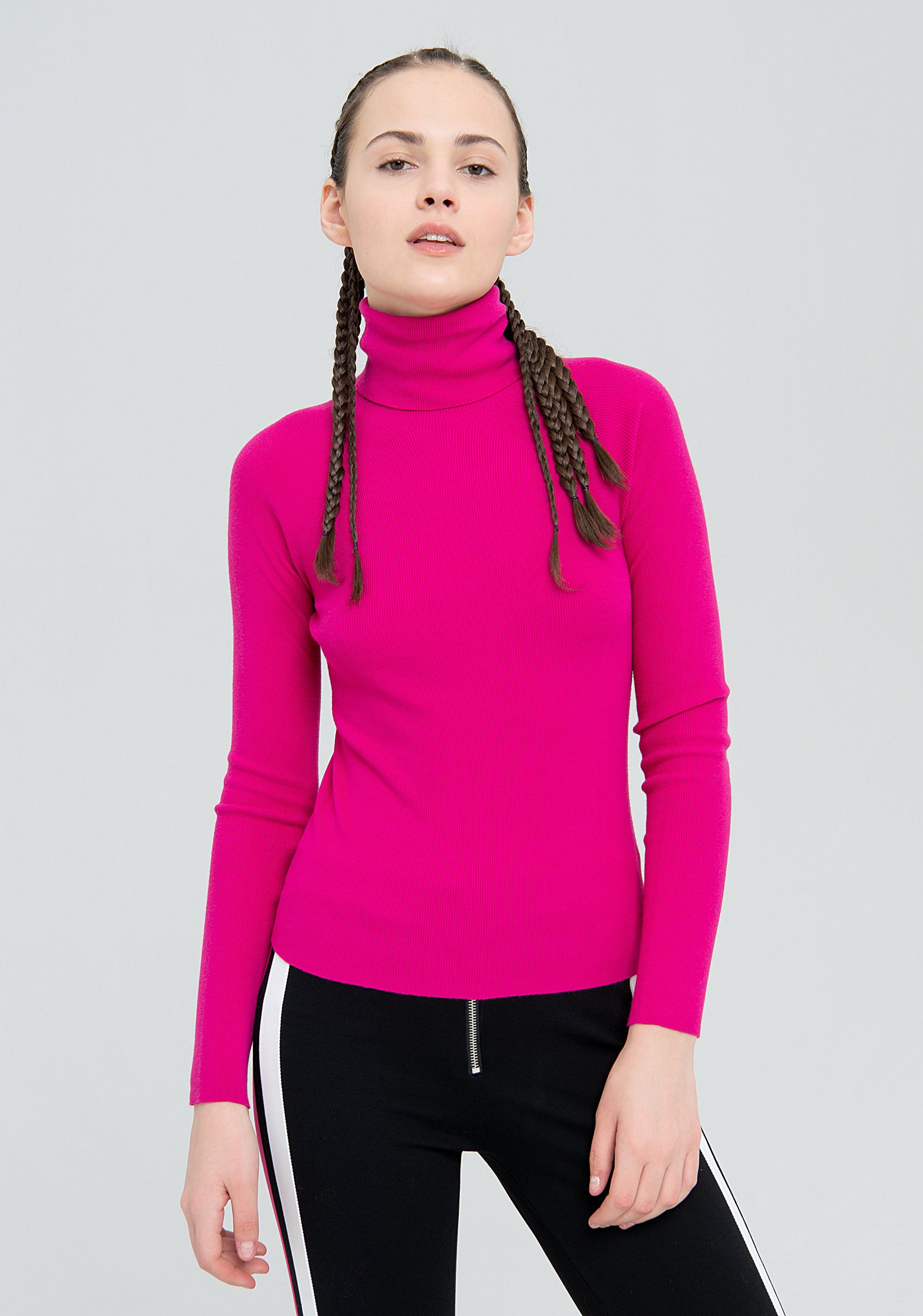 Maglia aderente in viscosa a costine