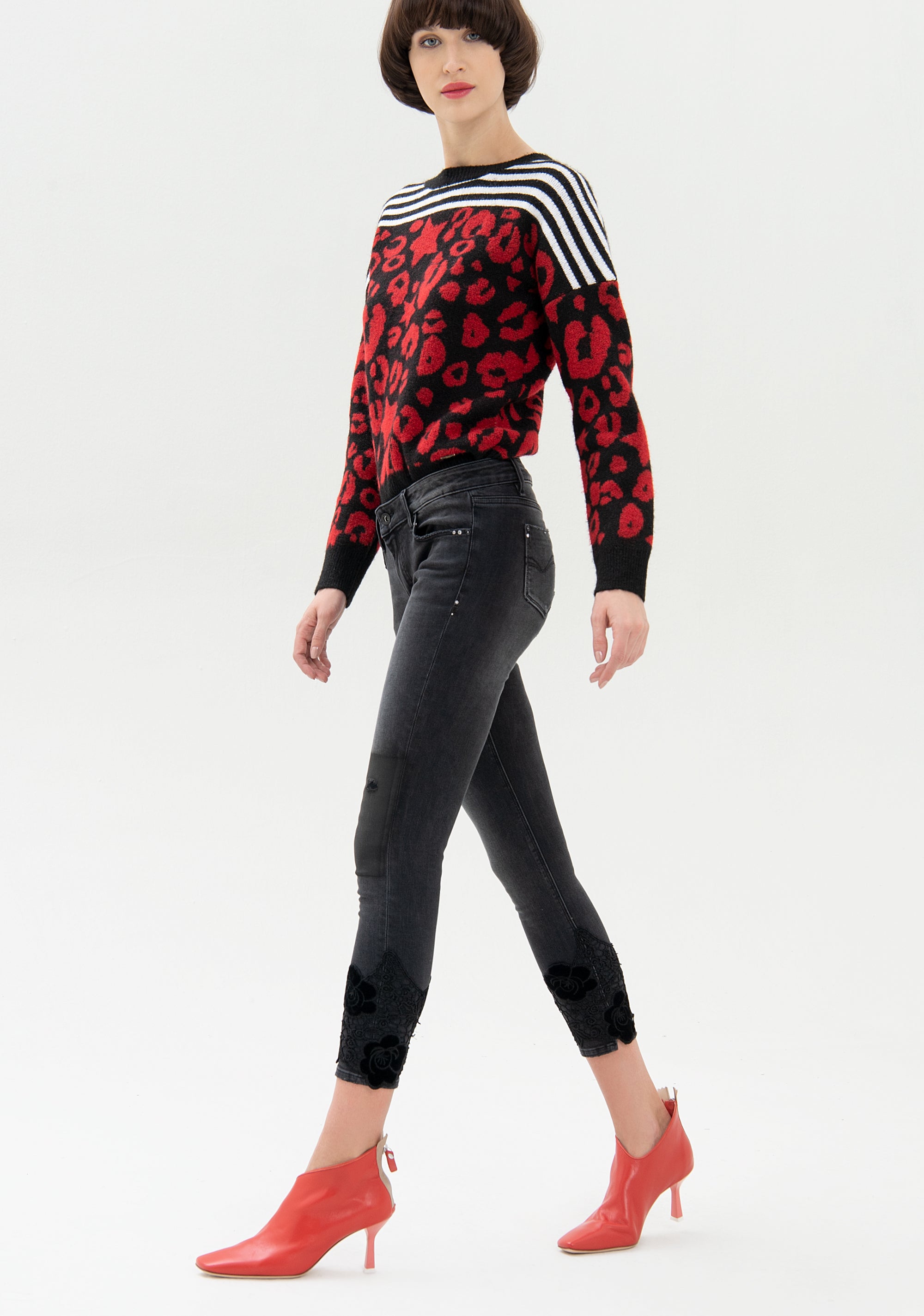 Jeans skinny in denim nero con lavaggio scuro