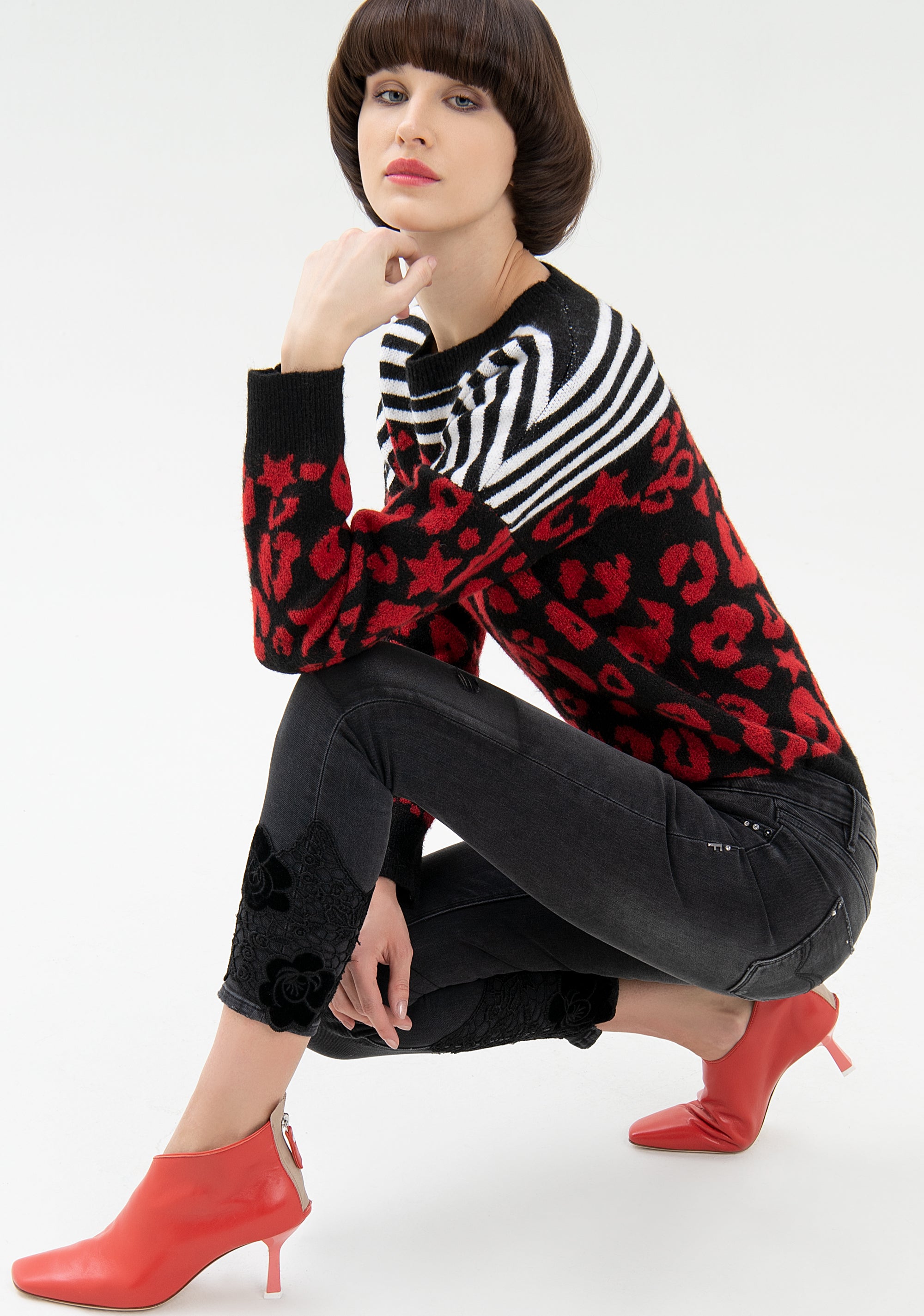Jeans skinny in denim nero con lavaggio scuro