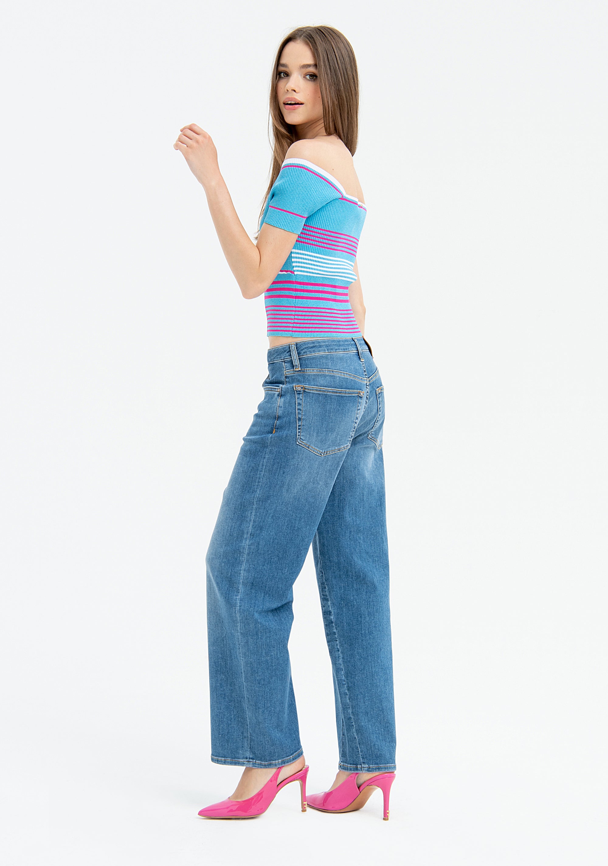 Jeans wide leg in denim con lavaggio medio