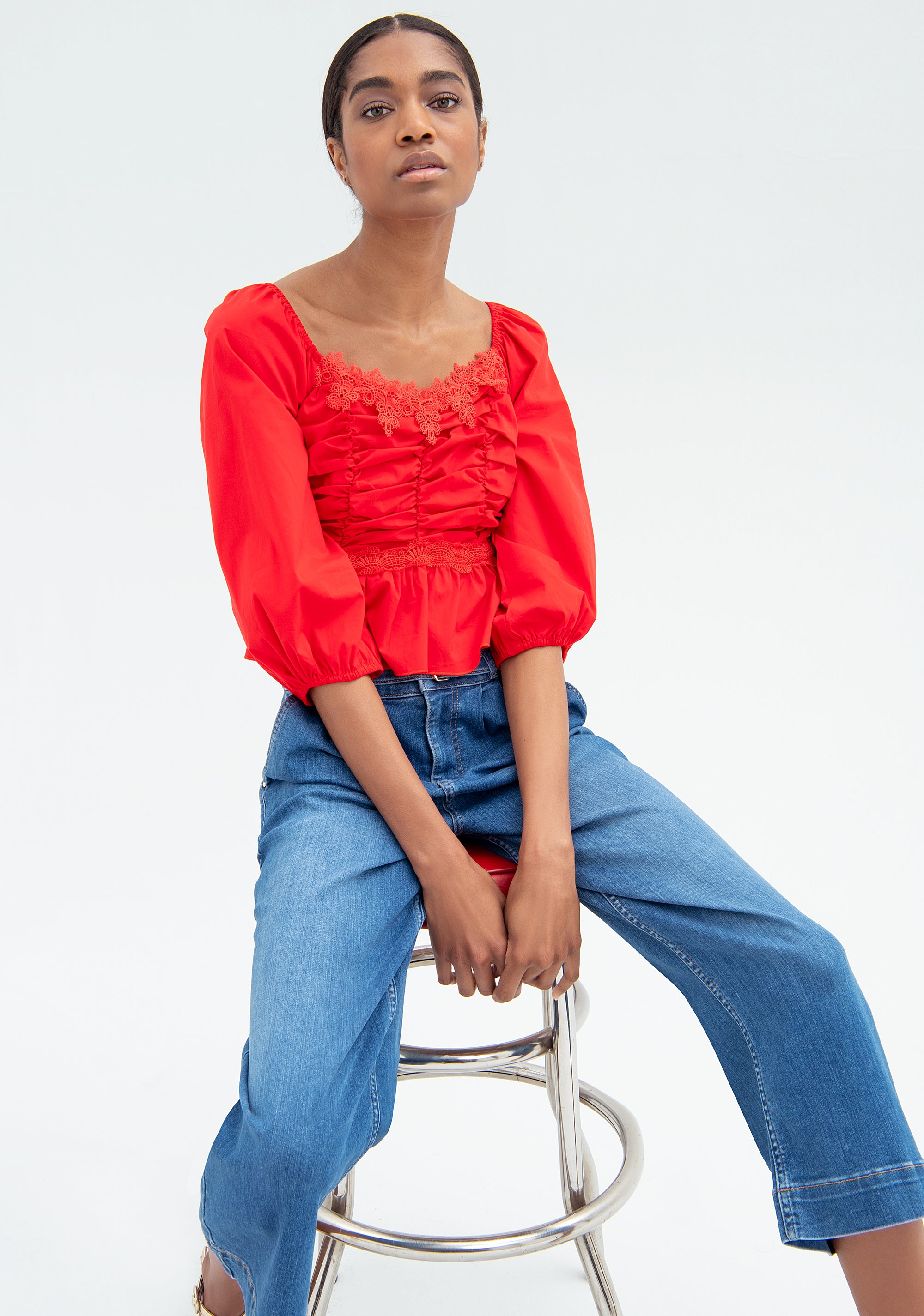 Jeans flare in denim con lavaggio medio