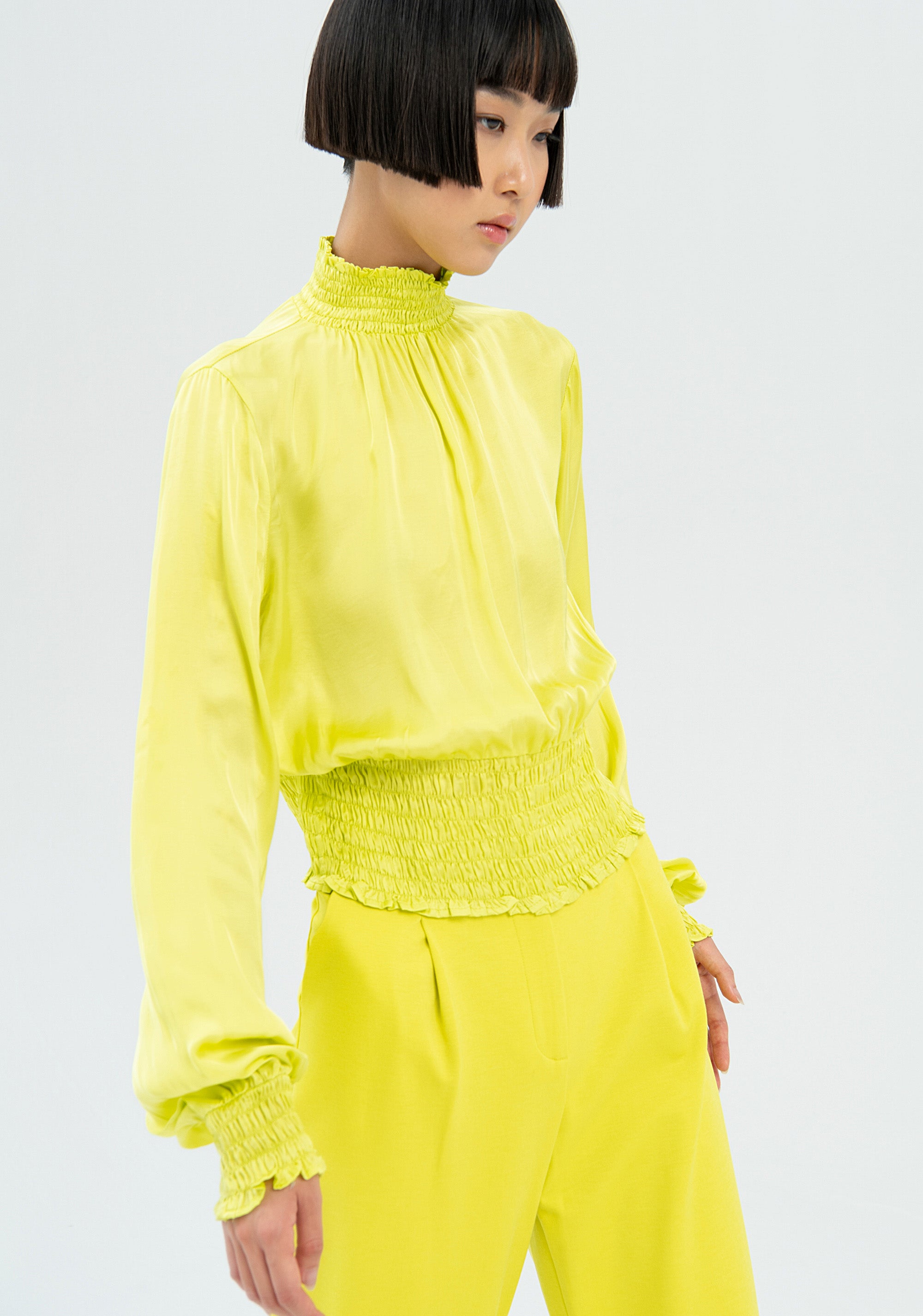 Blusa regular in viscosa fluida