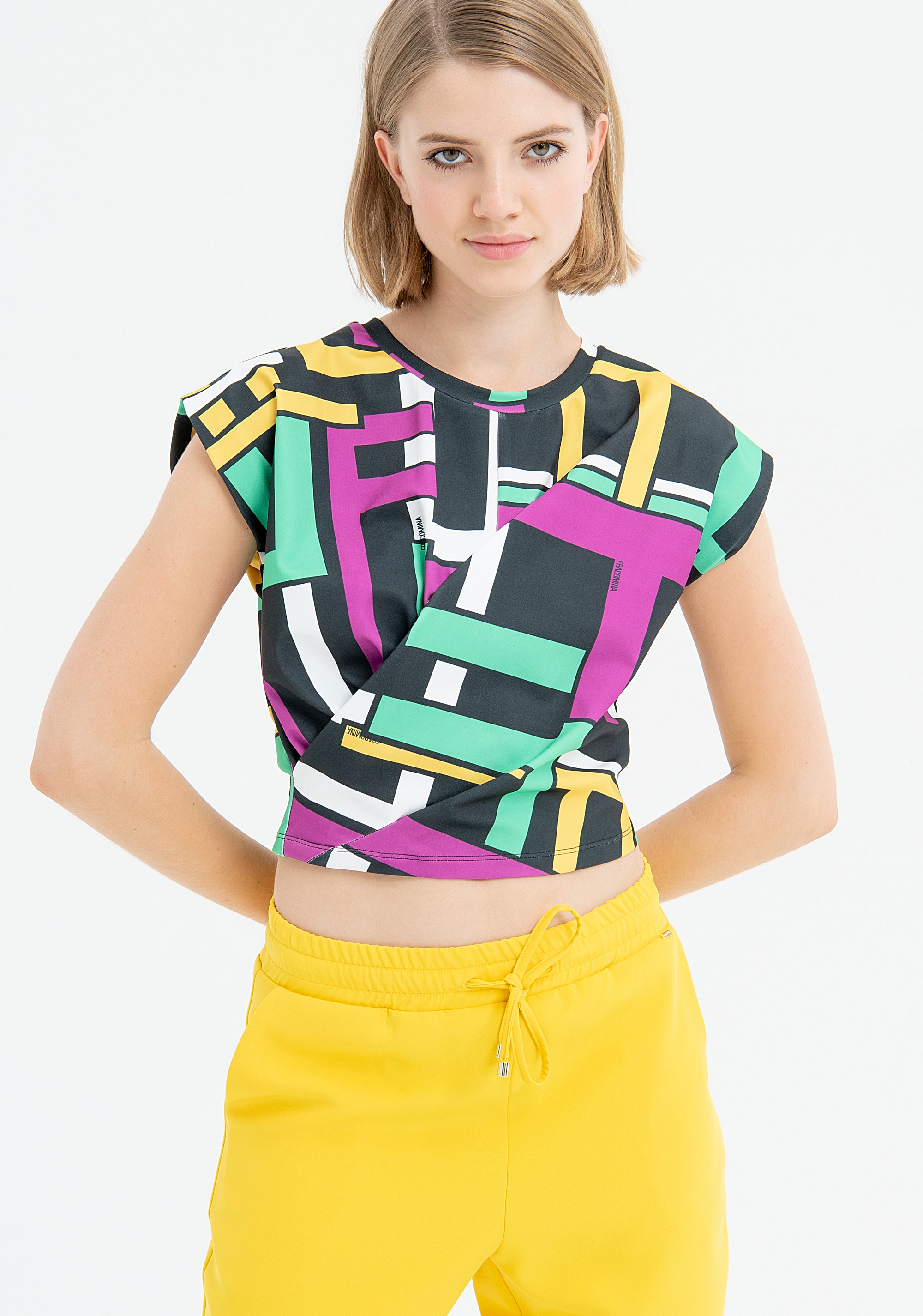 Top cropped in fantasia geometrica