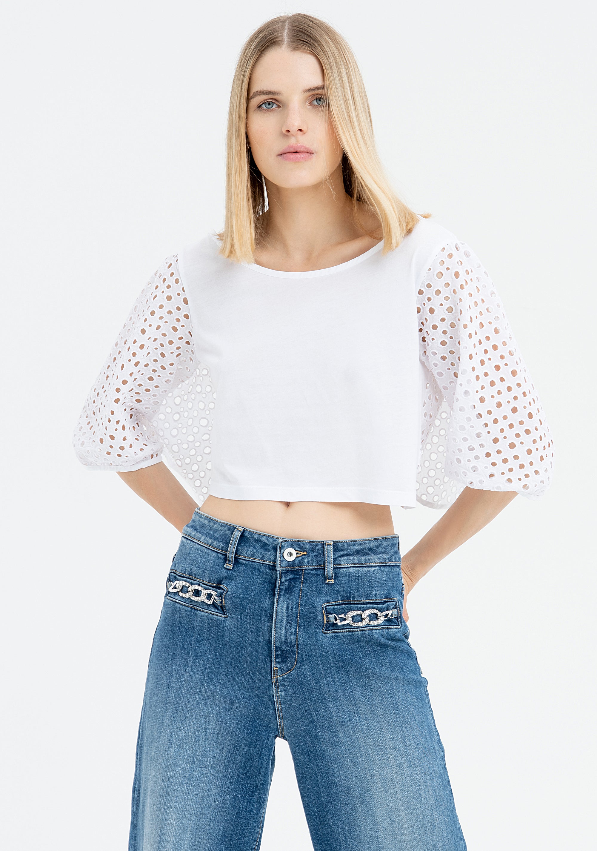 Jeans flare in denim con lavaggio medio