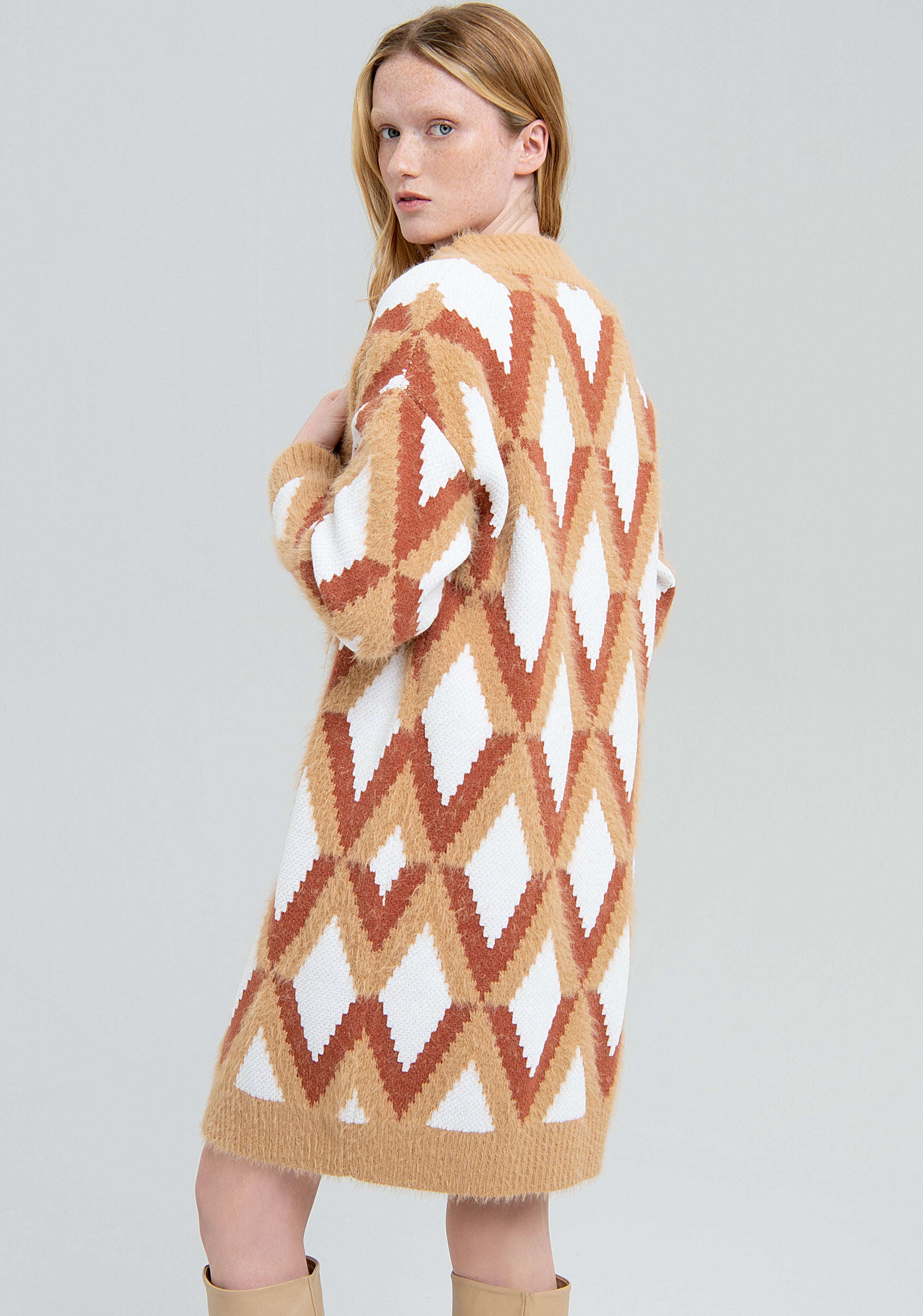 Cardigan regular aperto con jacquard rombi