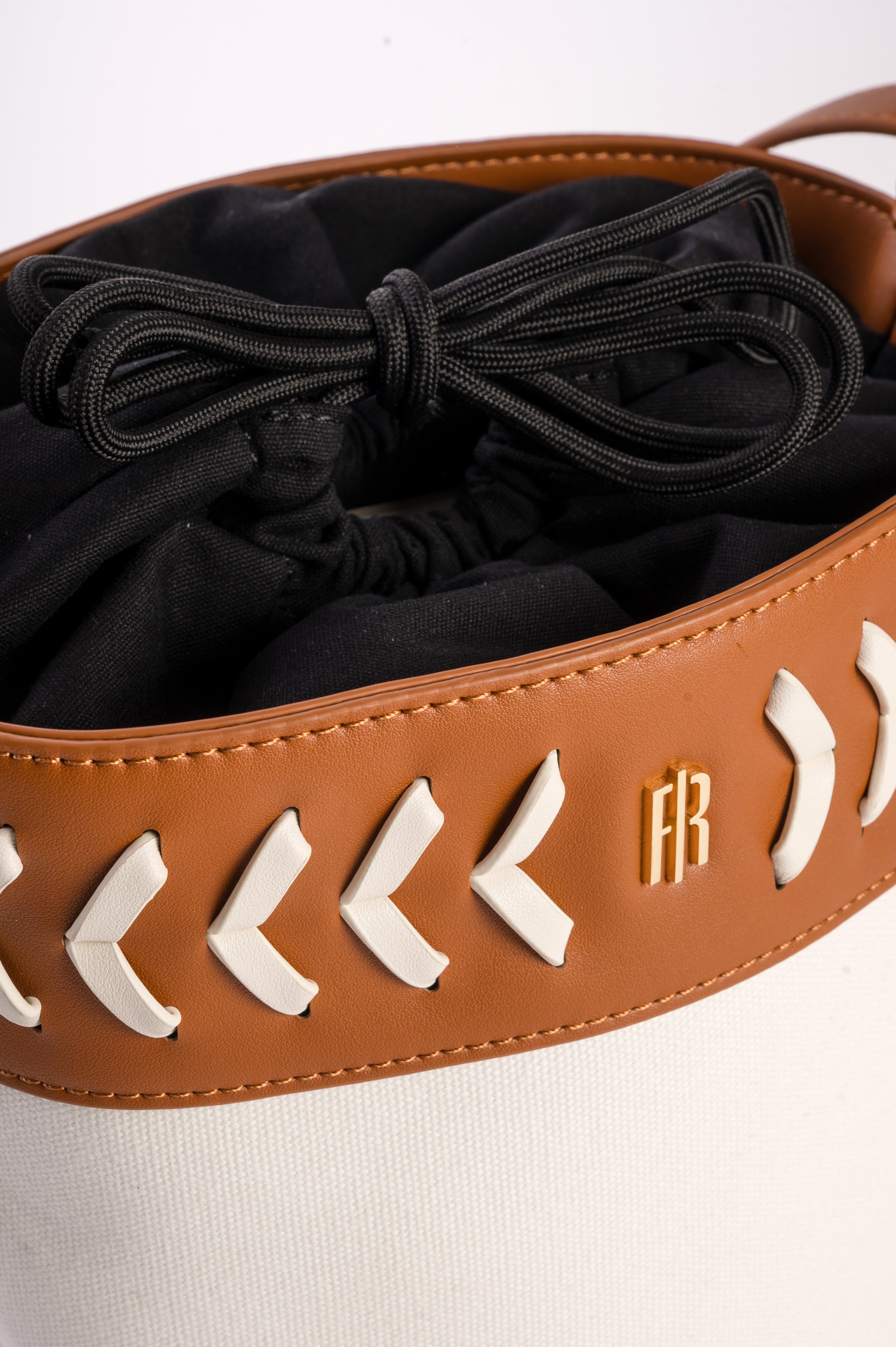 Borsa modello secchiello media