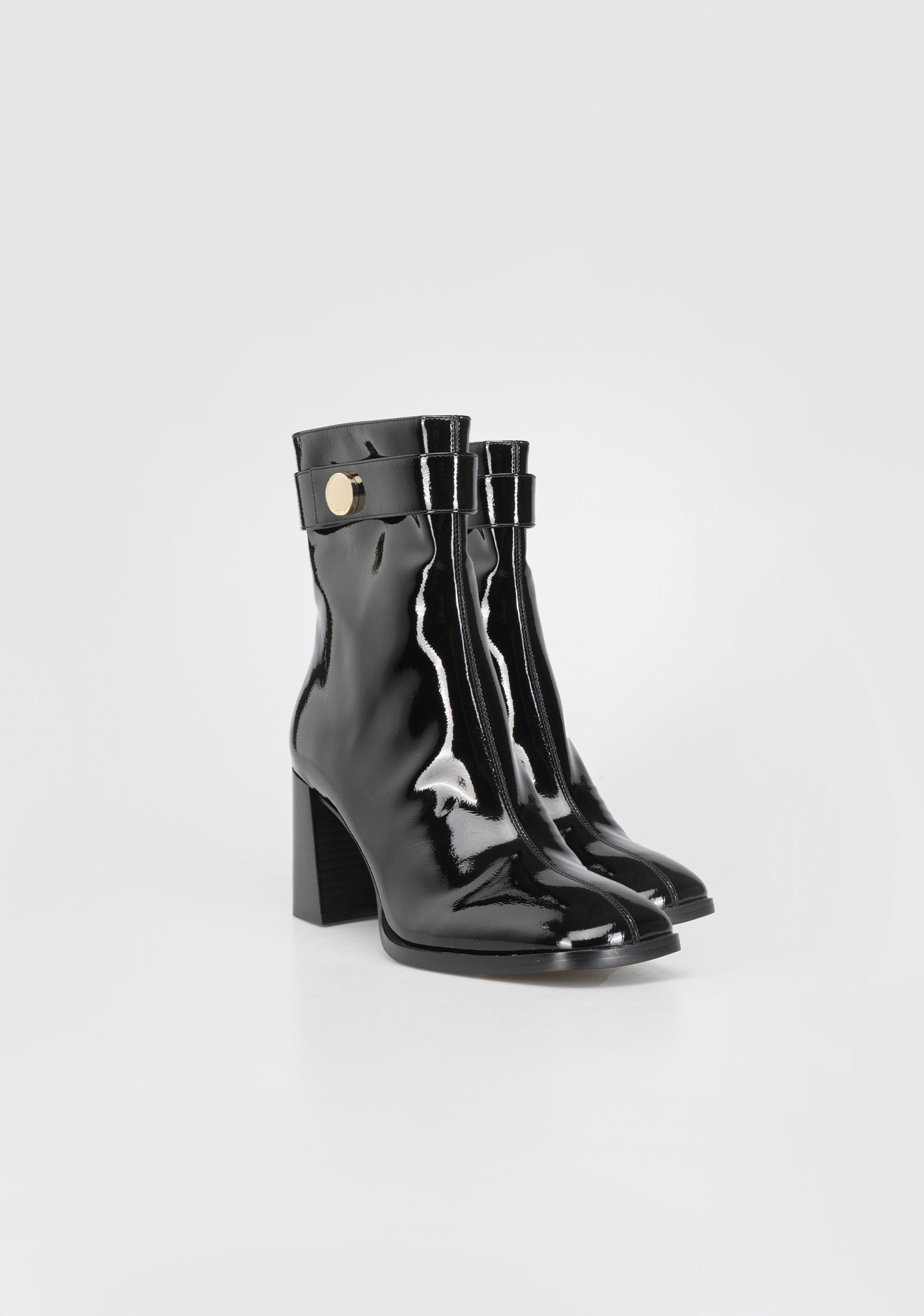 Stivaletto Glamour in Vernice con Tacco Largo e Dettaglio Dorato