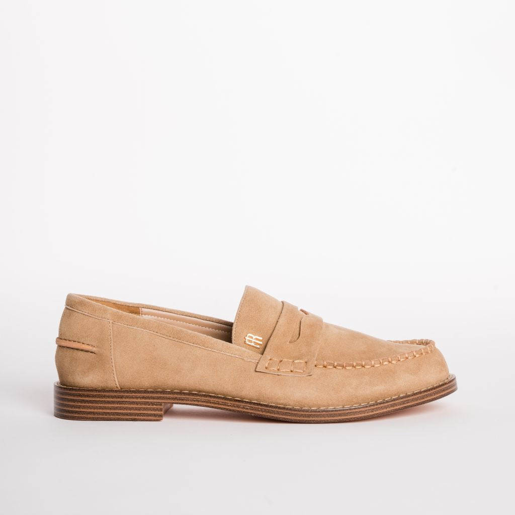 Mocassini Classici in Suede con Cuciture