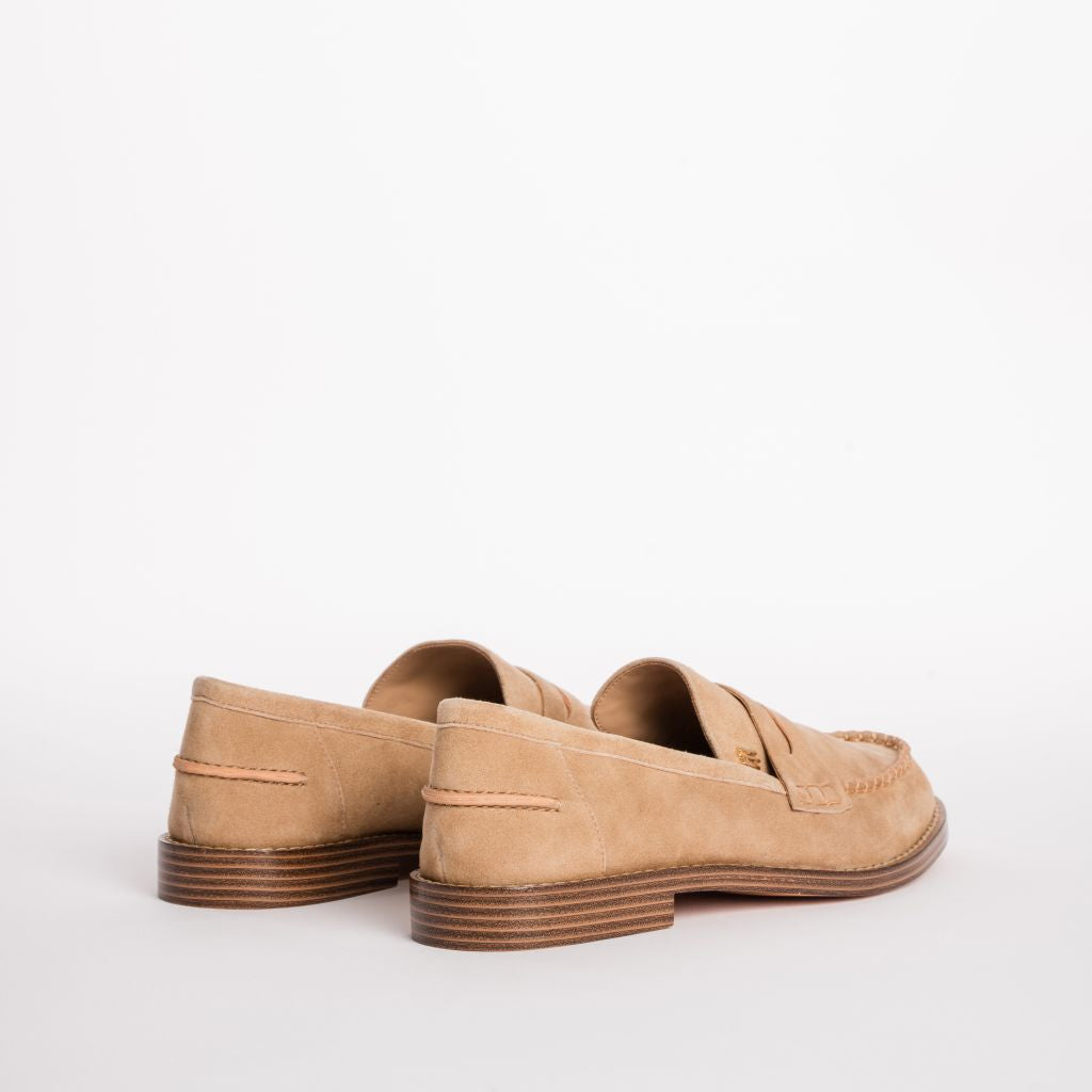 Mocassini Classici in Suede con Cuciture
