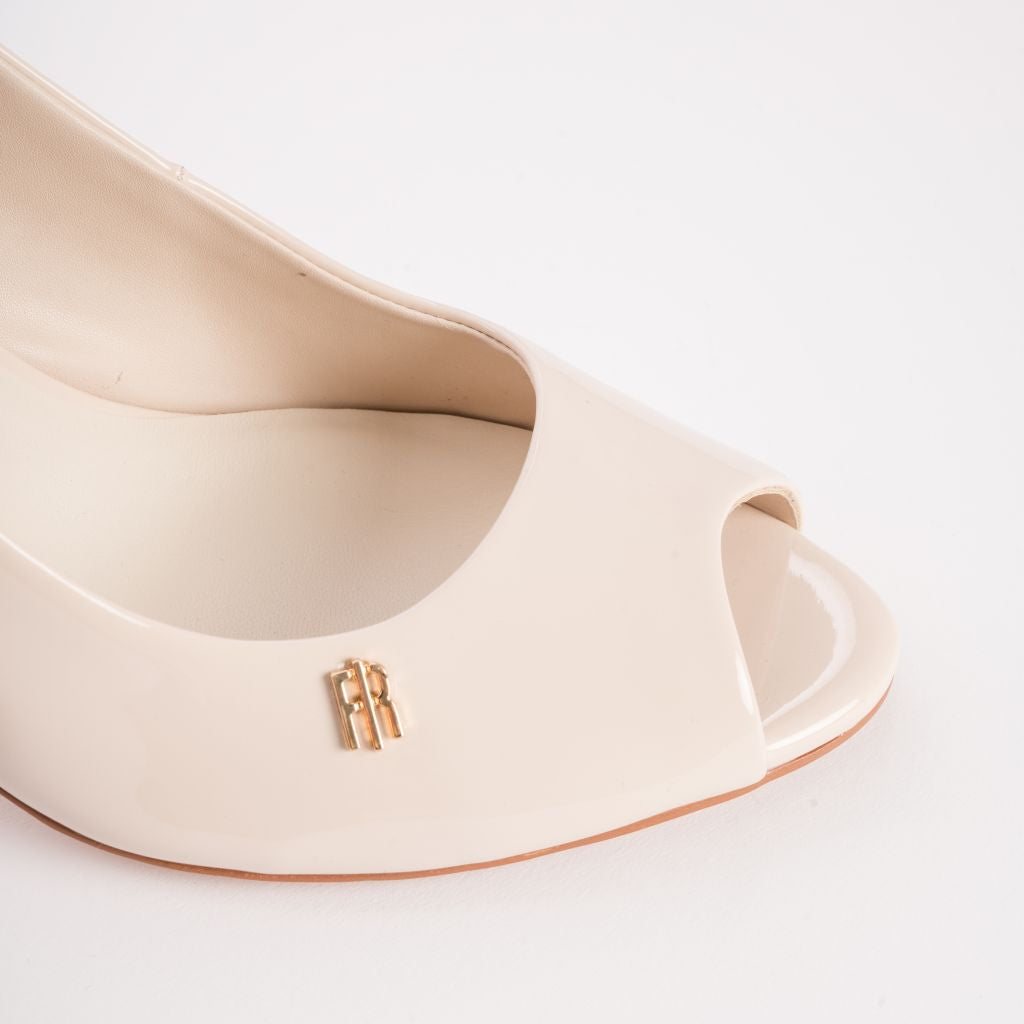 Décolleté Slingback Open-Toe in Vernice con Tacco a Stiletto