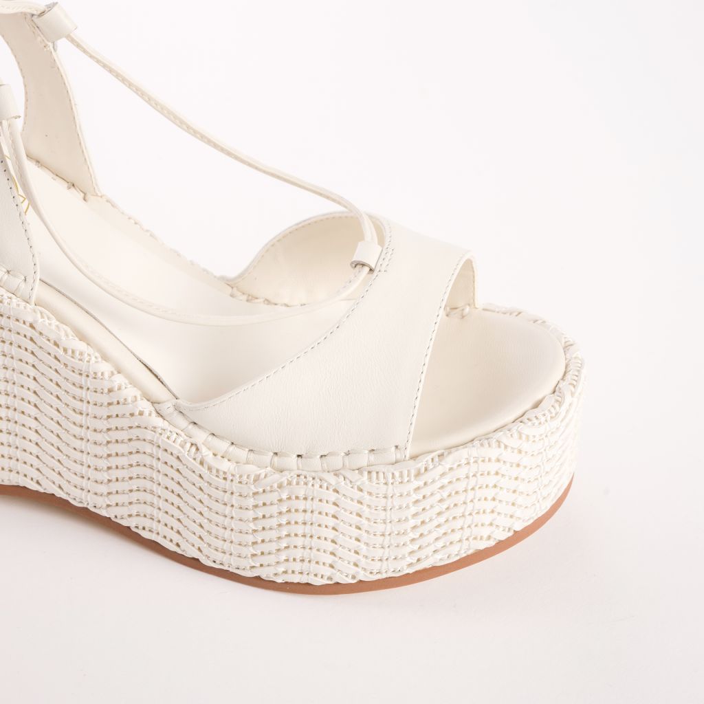 Sandali con Zeppa Alta e Allacciatura alla Schiava