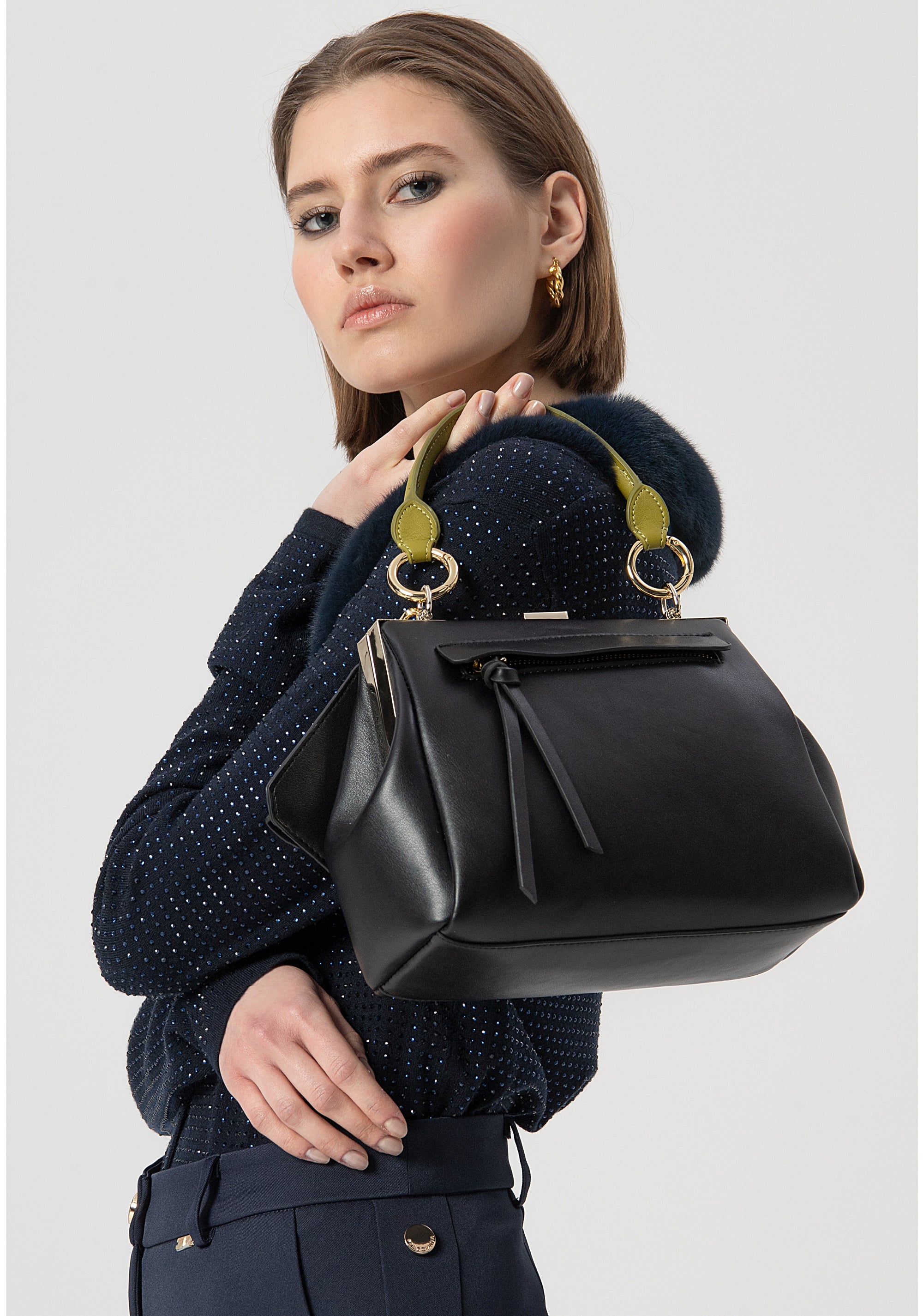 Borsa a Mano Strutturata con Dettagli a Contrasto