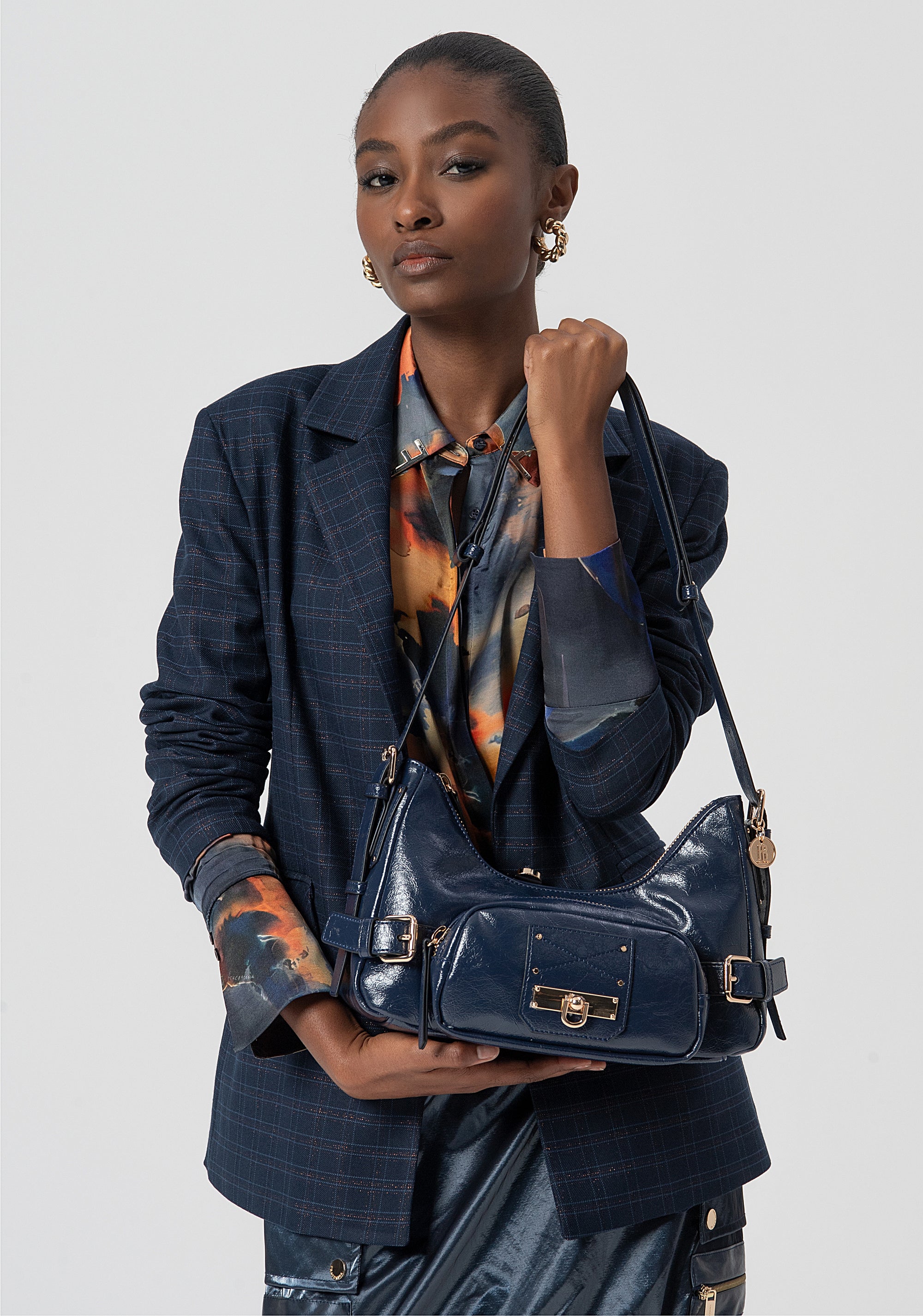 Borsa a Spalla con Borchie e Fibbie Dorate