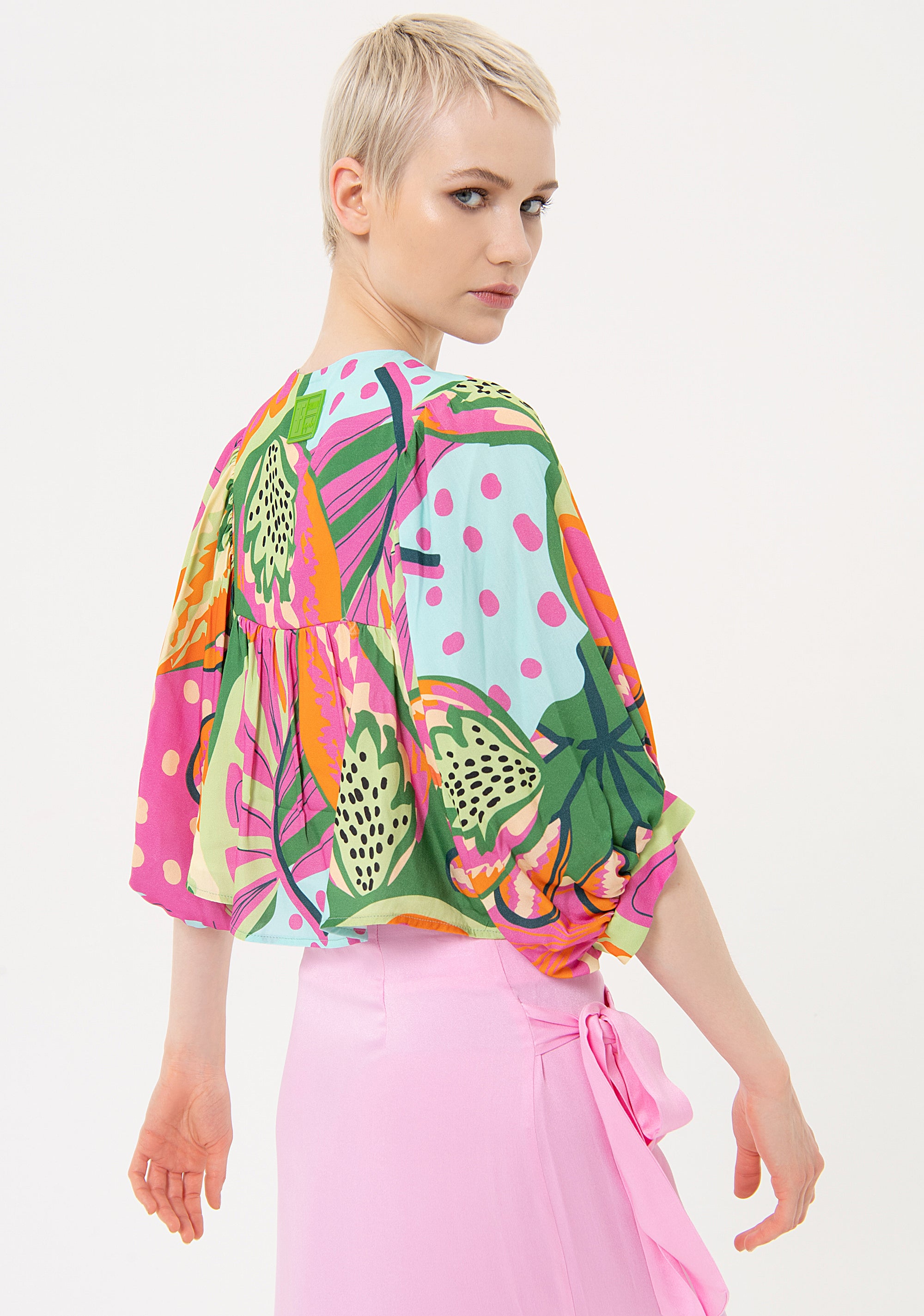 Blusa ampia corta in fantasia tropicale FJ24ST1003W695N4 Fracomina