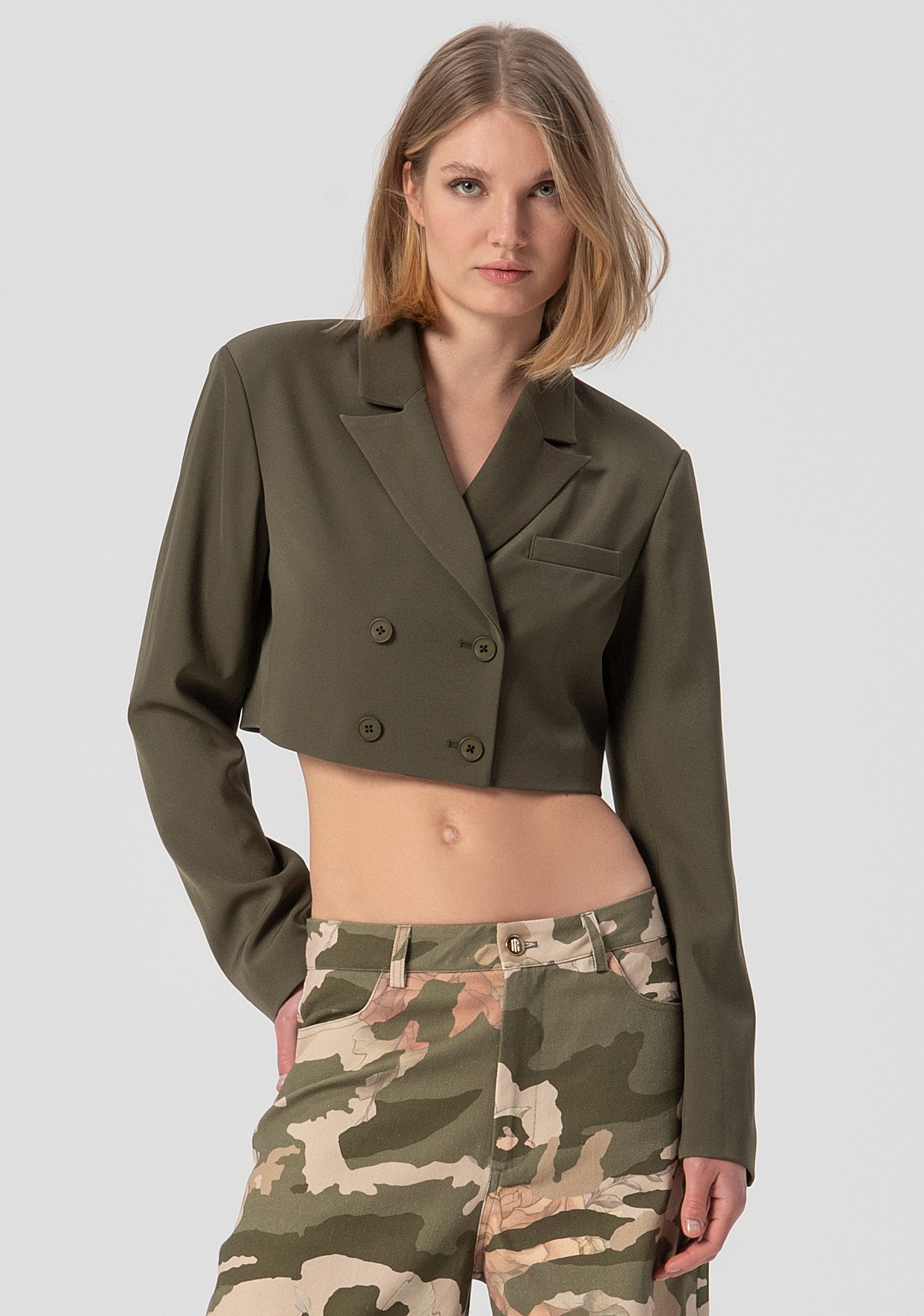 Blazer cropped doppiopetto FJ25WJ1001W42901-M20 Fracomina