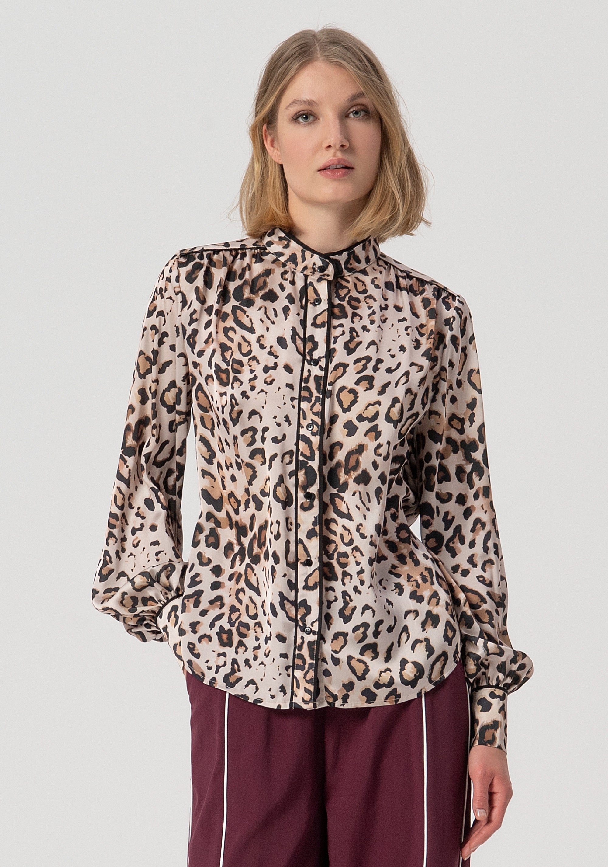 Blusa regular in fantasia animalier FJ25WT1003W41201-C80 Fracomina