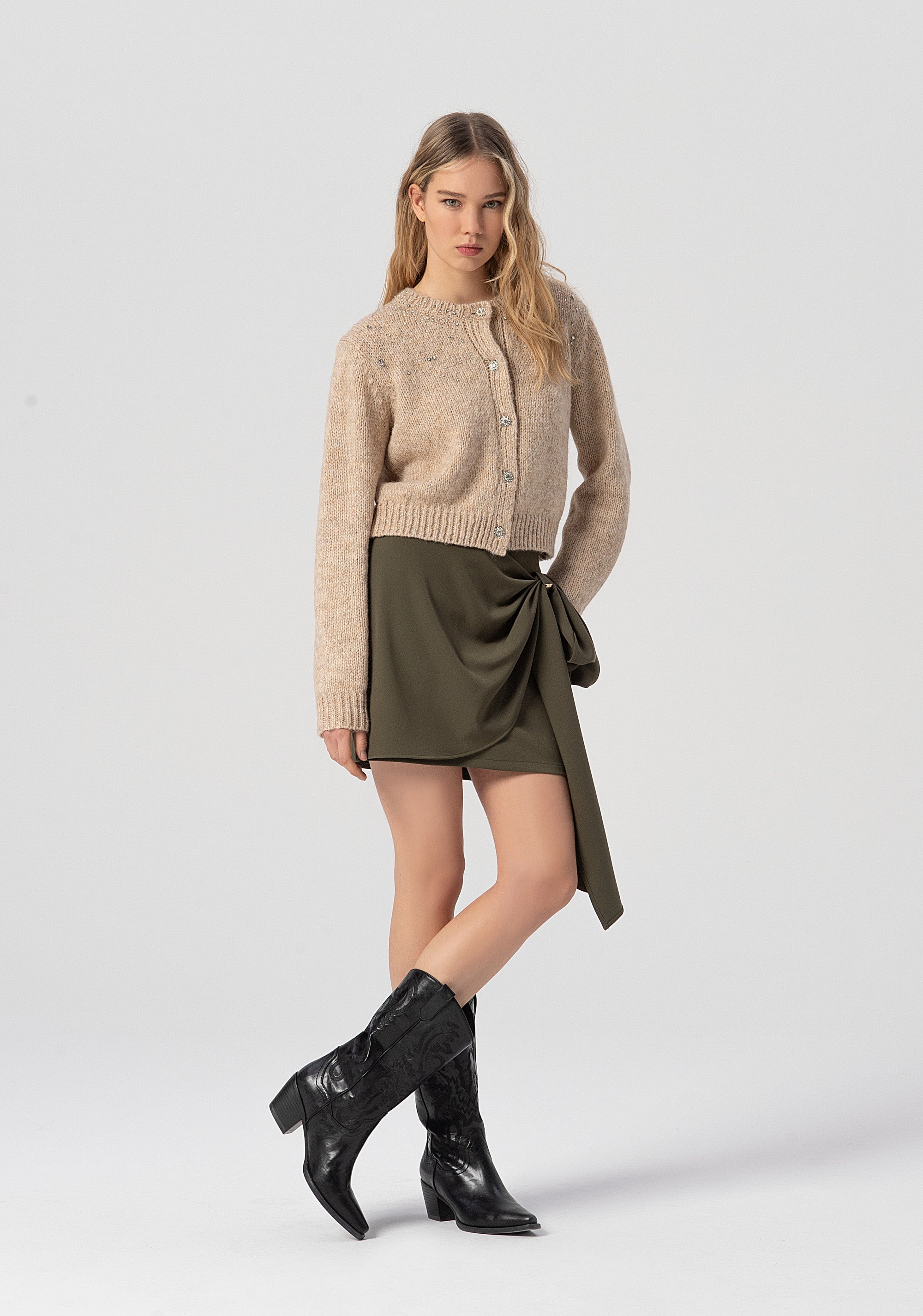 Cardigan regular con pietre luminose applicate FJ25WT8001K47401-257 Fracomina