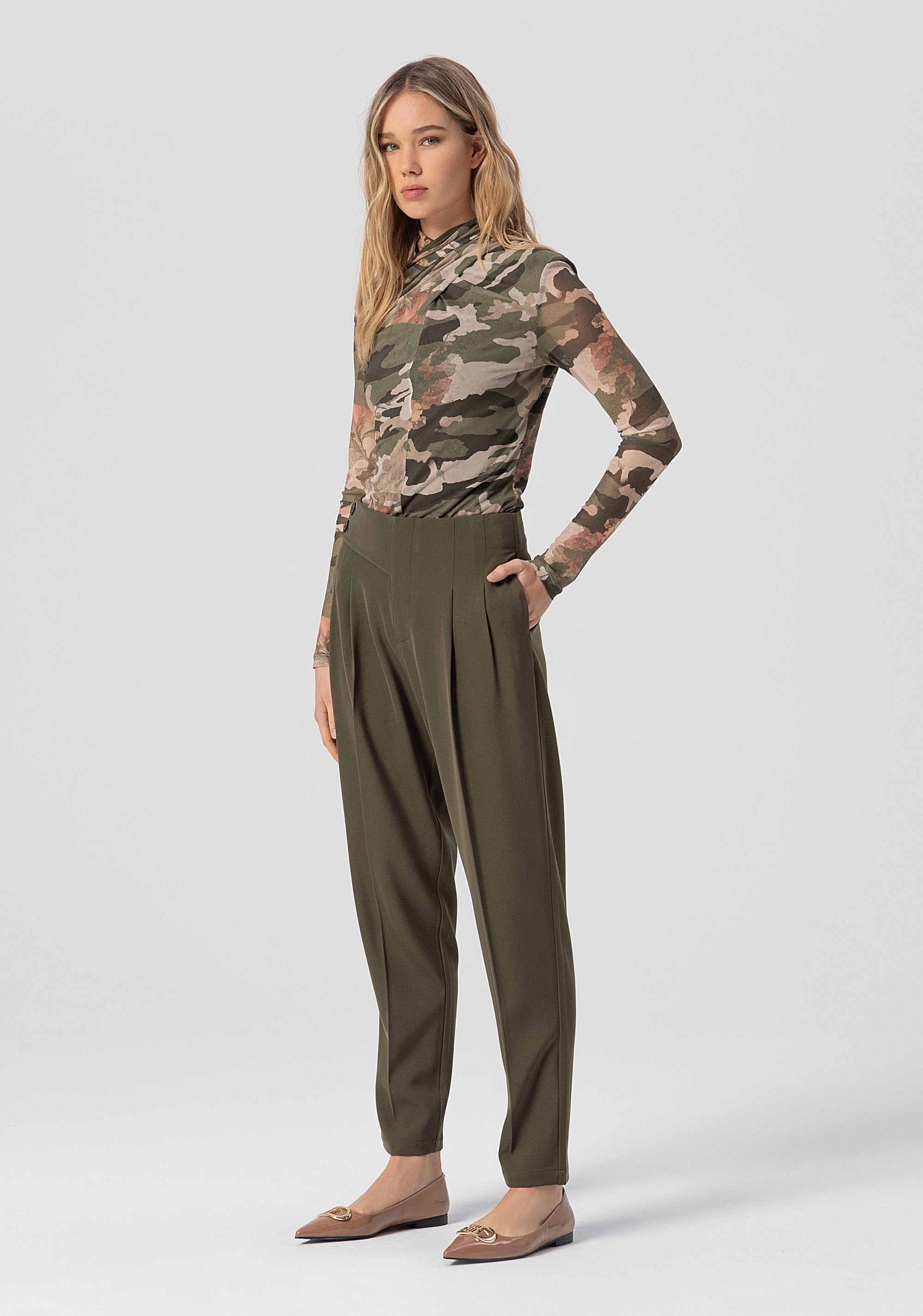 Pantalone regular con vita alta FJ25WV4004W42901-M20 Fracomina