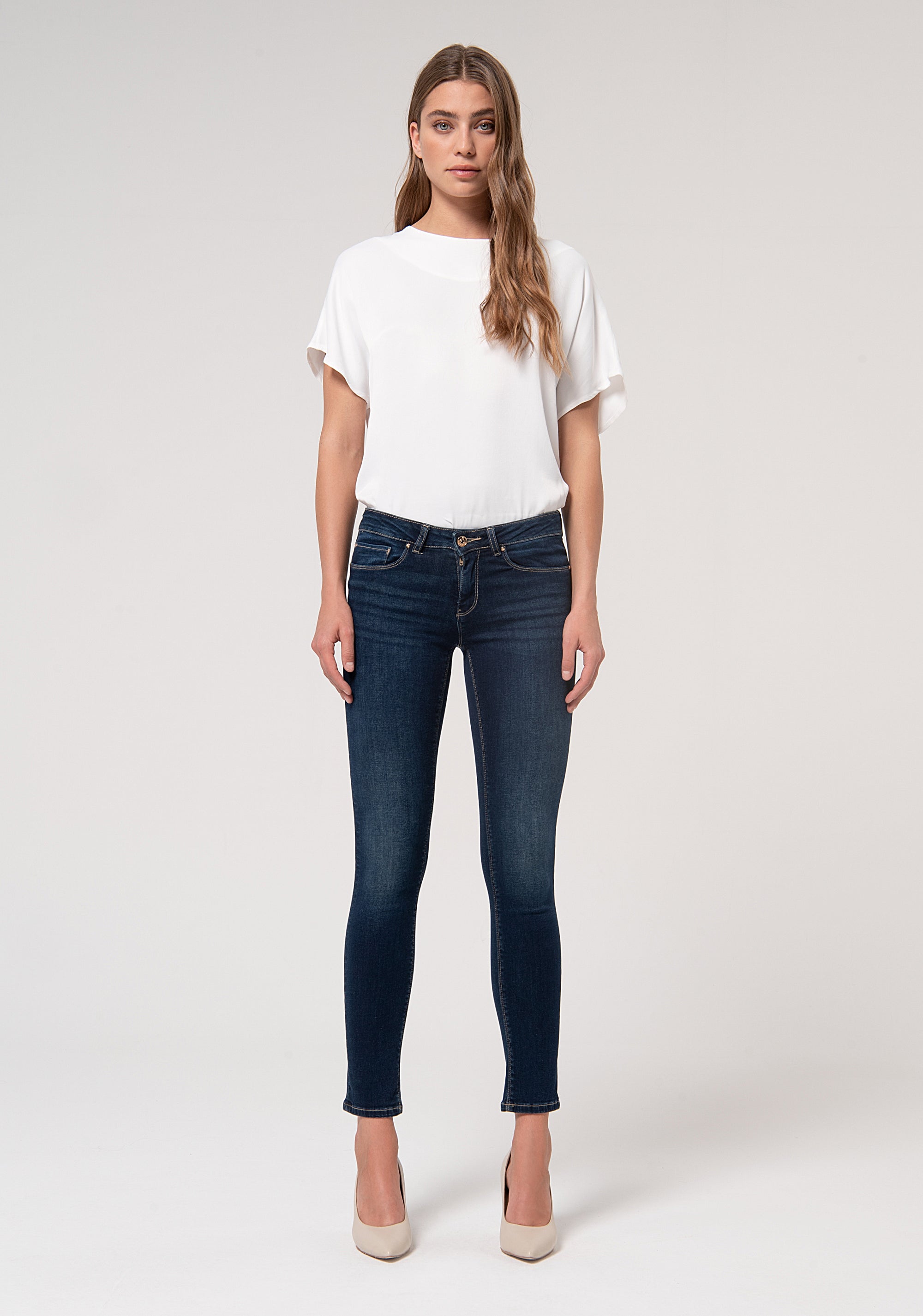 Jeans slim effetto push up in denim stretch con lavaggio scuro FP000V1001D40101-117 Fracomina