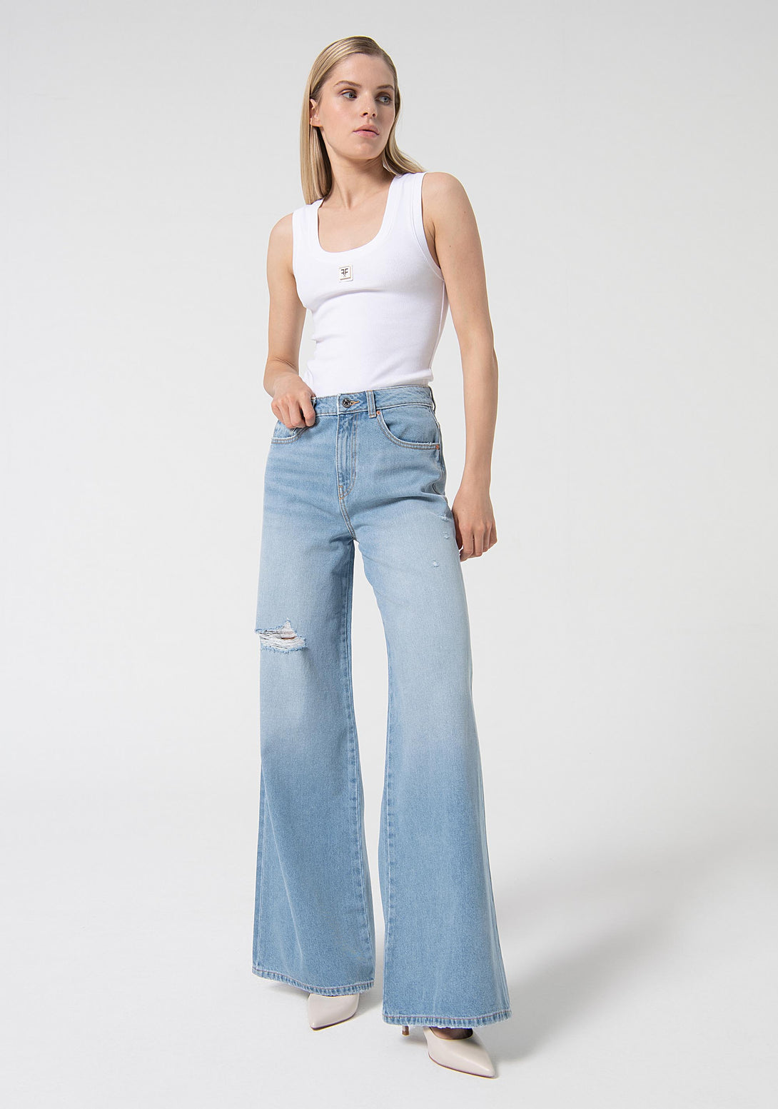 Jeans wide leg in denim con lavaggio chiaro con bleached FP24SV3015D41903-062 Fracomina