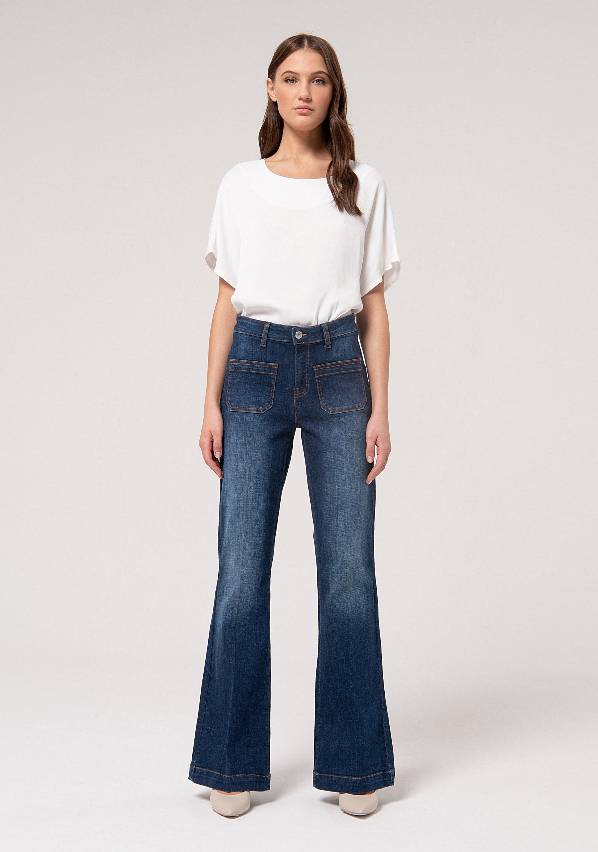 Jeans flare in denim con tencel con lavaggio medio FP24WVA007D46002-987 Fracomina