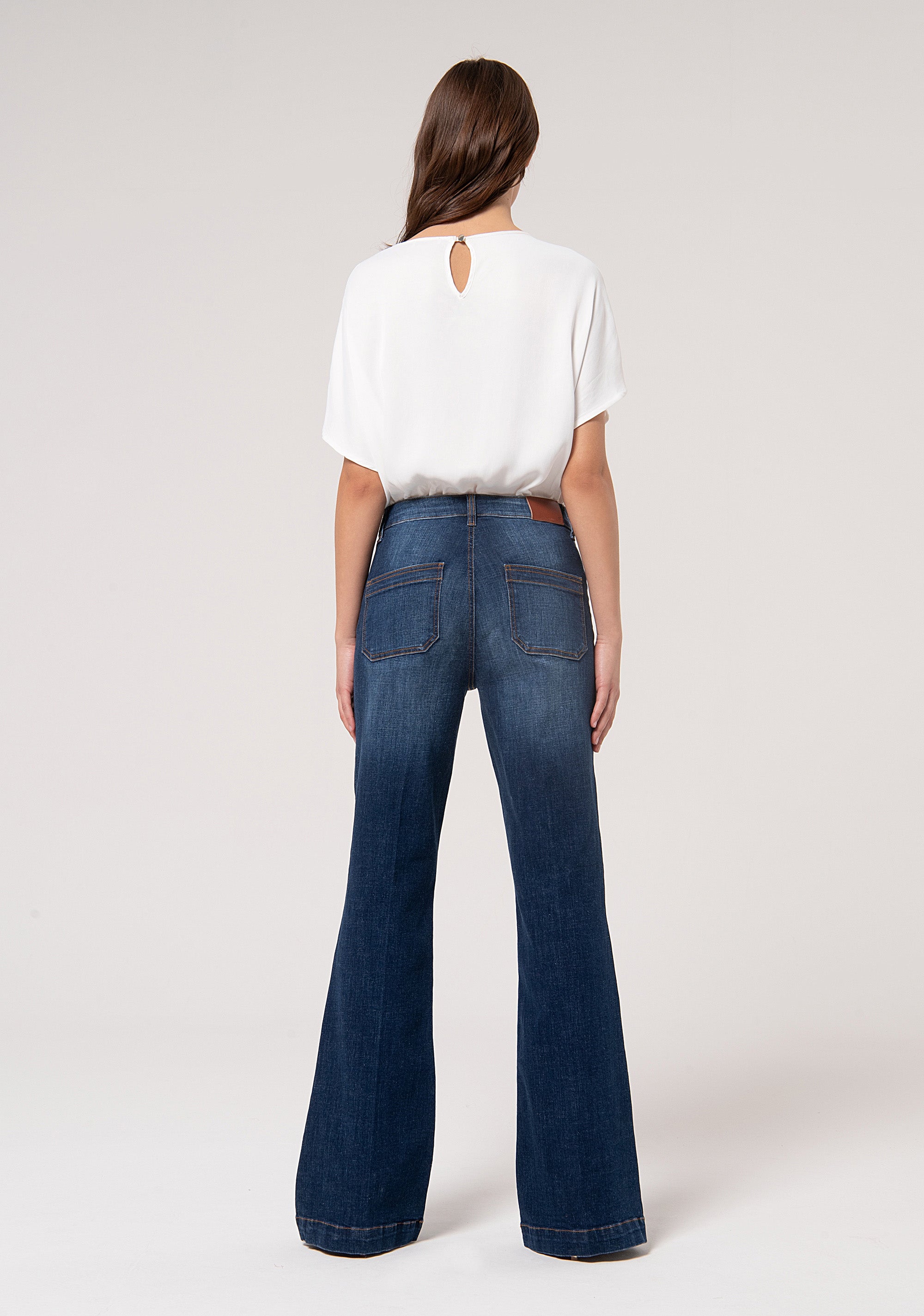 Jeans flare in denim con tencel con lavaggio medio FP24WVA007D46002-987 Fracomina