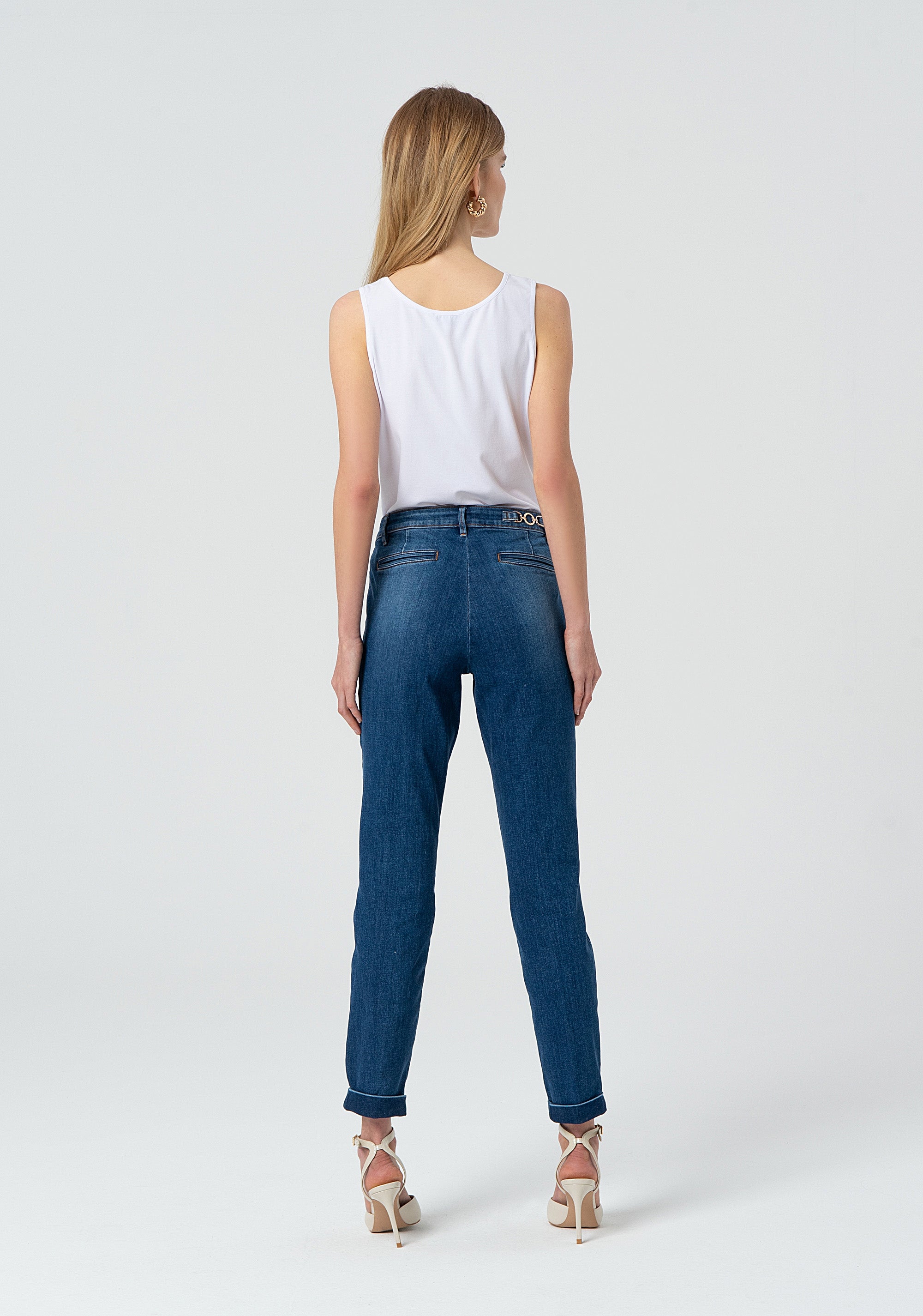 Jeans a sigaretta in denim stretch con lavaggio scuro