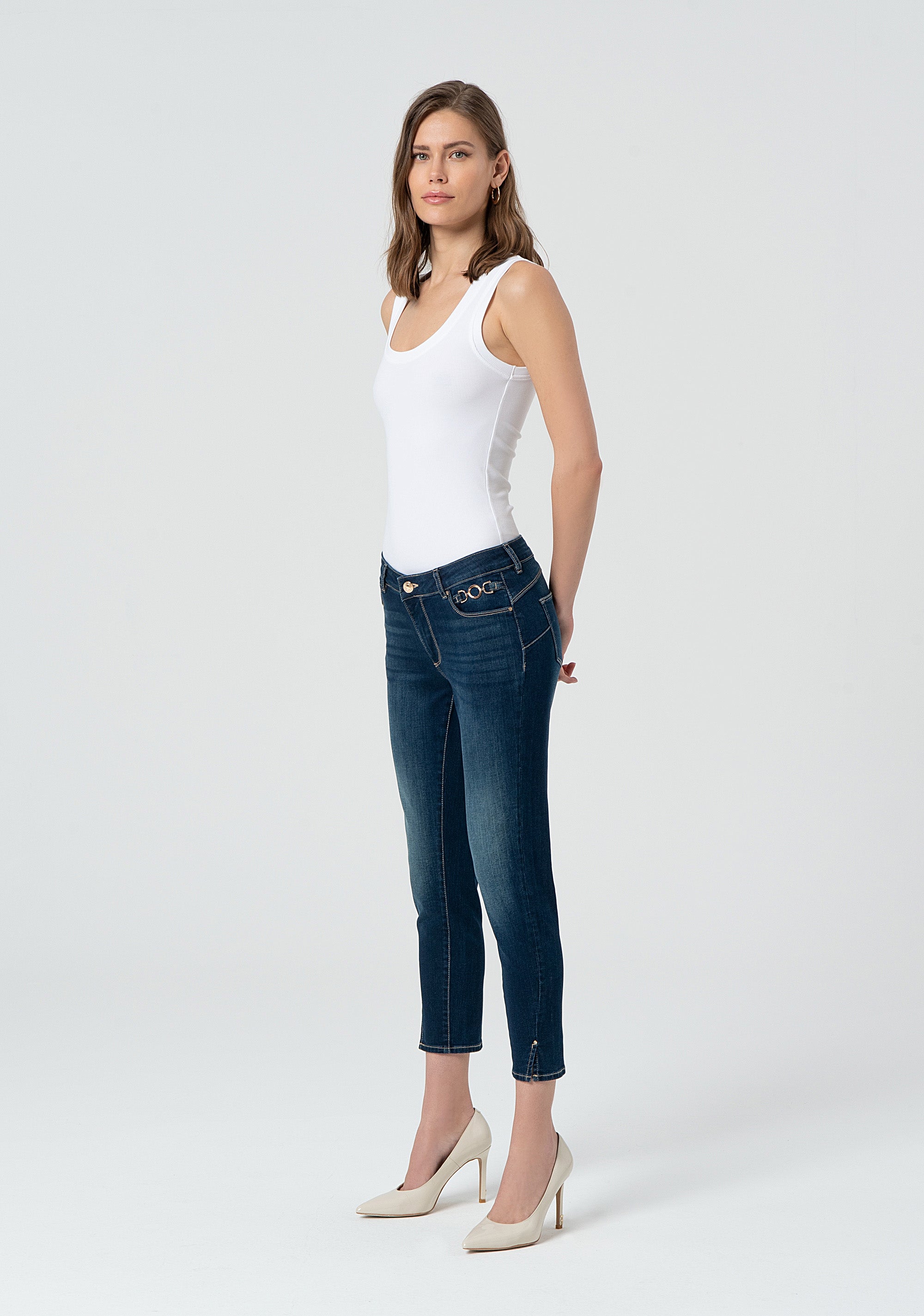 Jeans cropped effetto push up in denim con lavaggio scuro FP25SV9002D46001-117 Fracomina