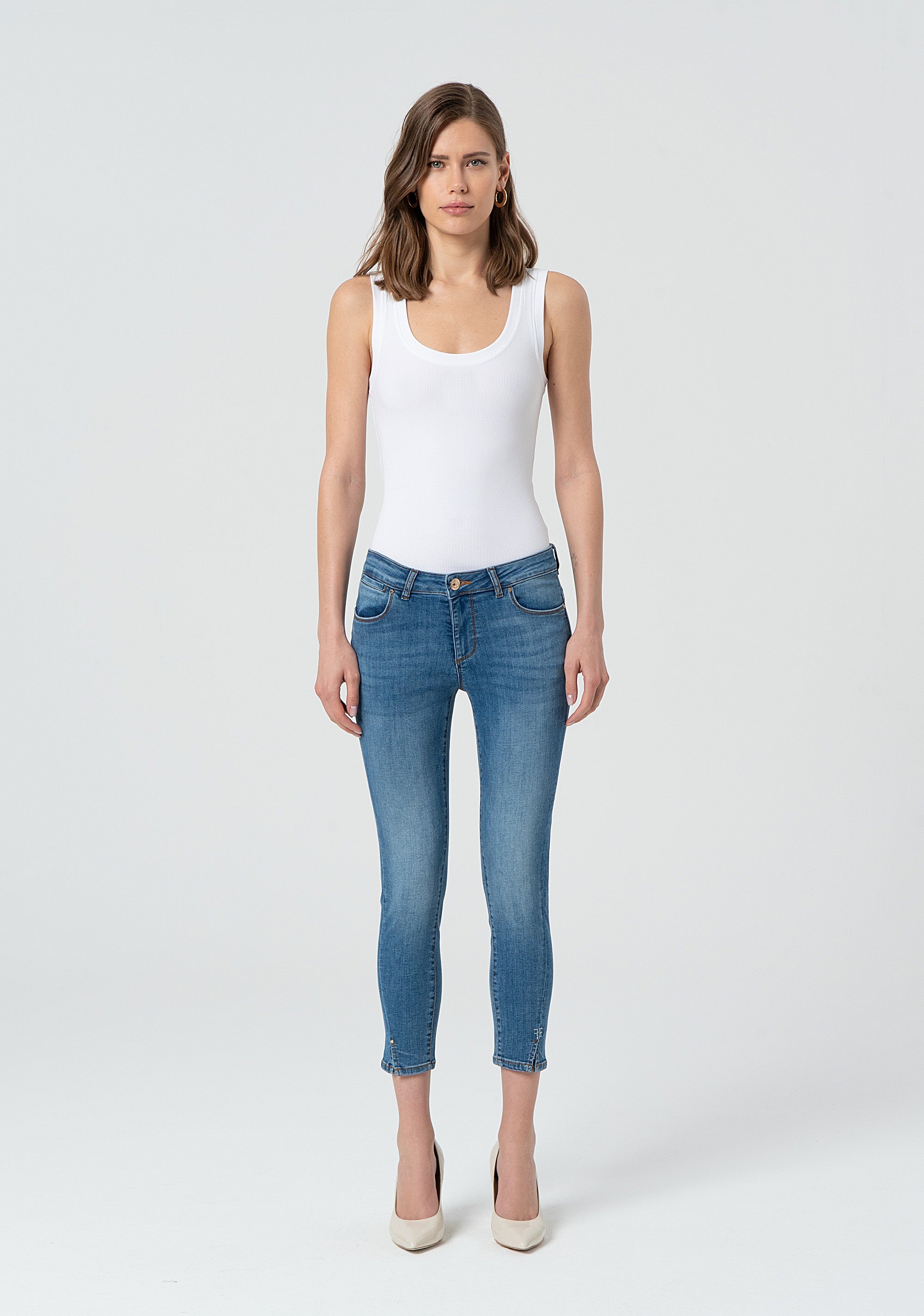 Jeans cropped effetto push up in denim con lavaggio medio FP25SV9002D46002-258 Fracomina