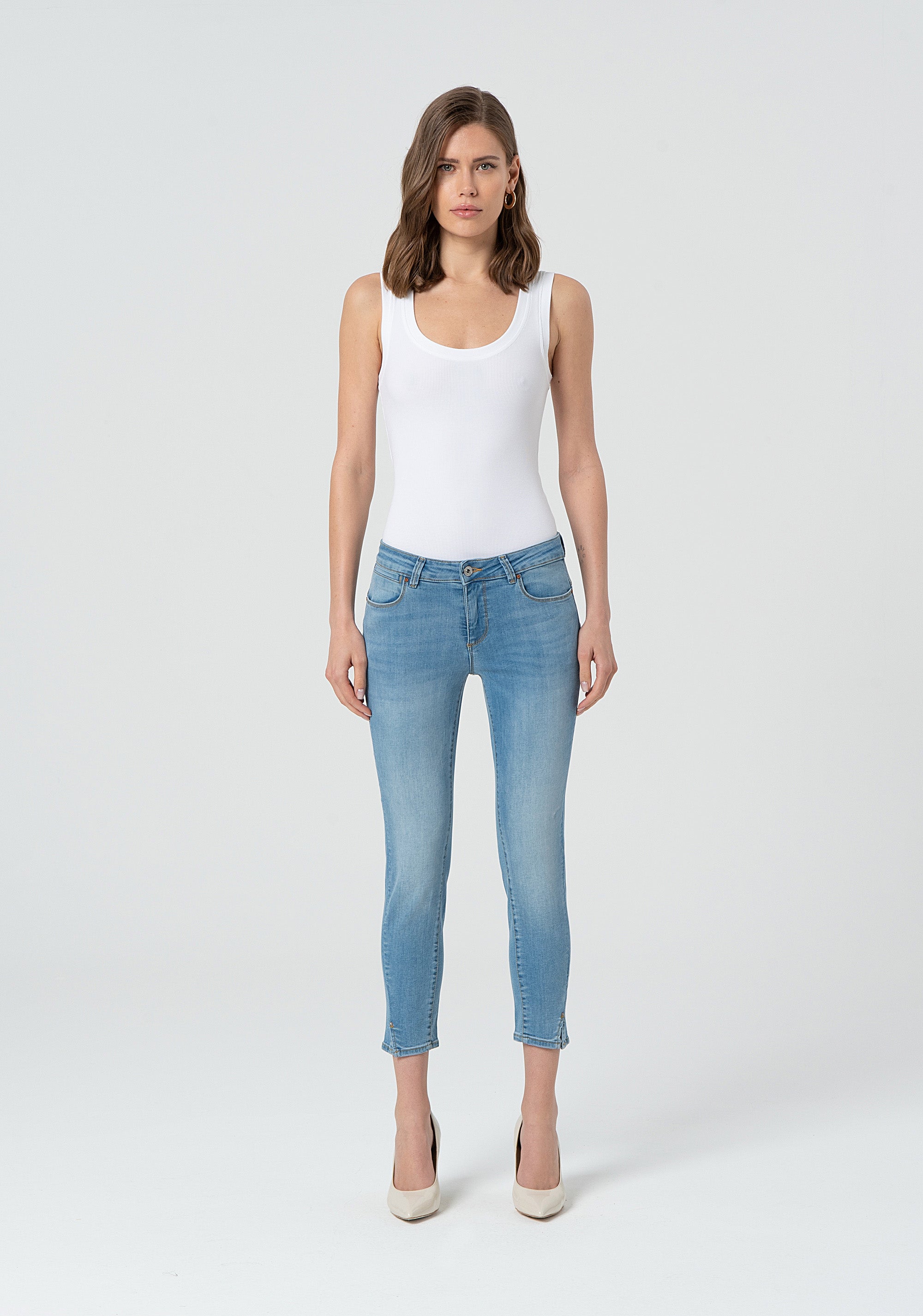 Jeans cropped effetto push up in denim con lavaggio chiaro FP25SV9002D46003-062 Fracomina