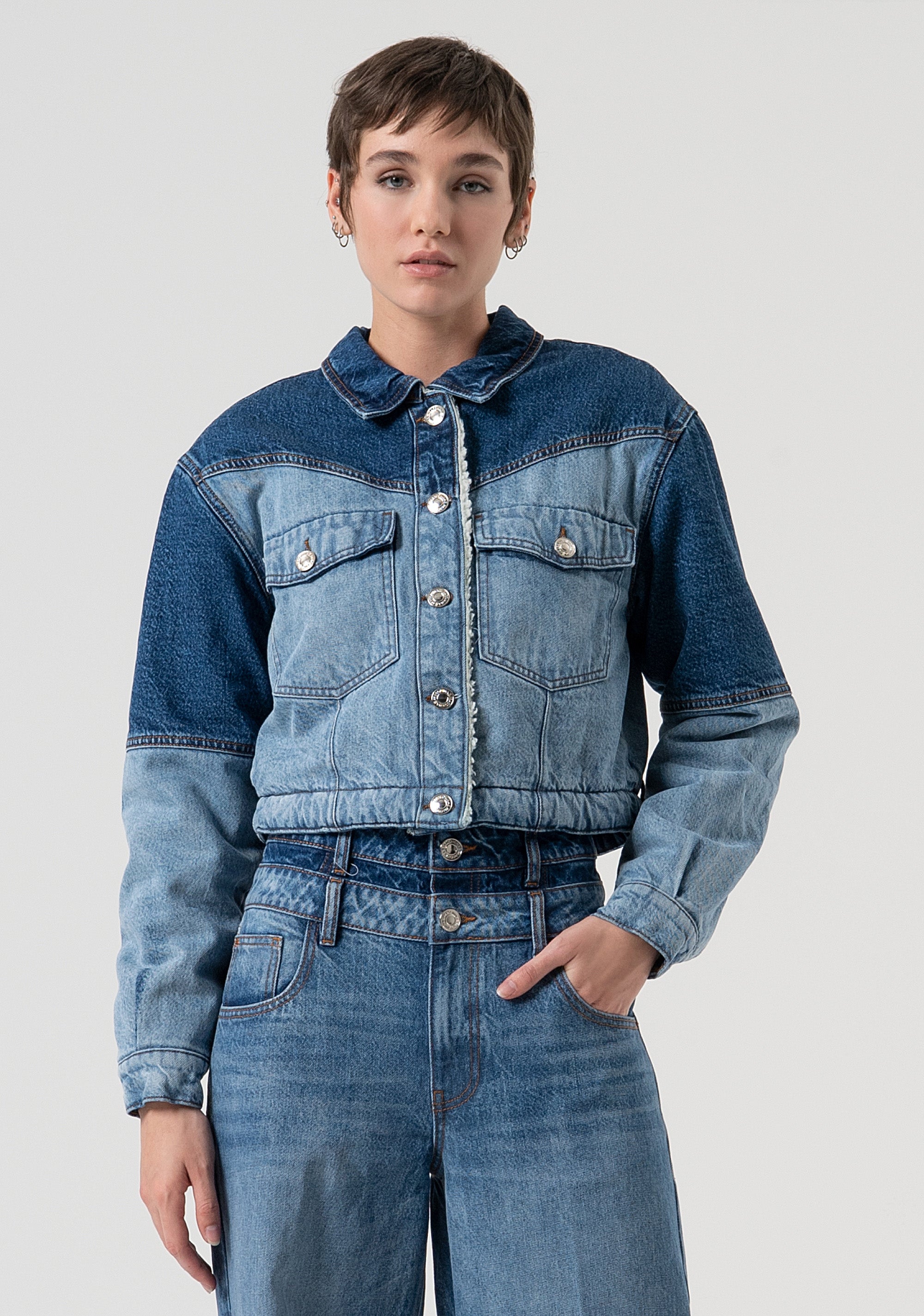 Giacca imbottita regular in denim con lavaggio vintage FP25WJ4008D41993-T63 Fracomina
