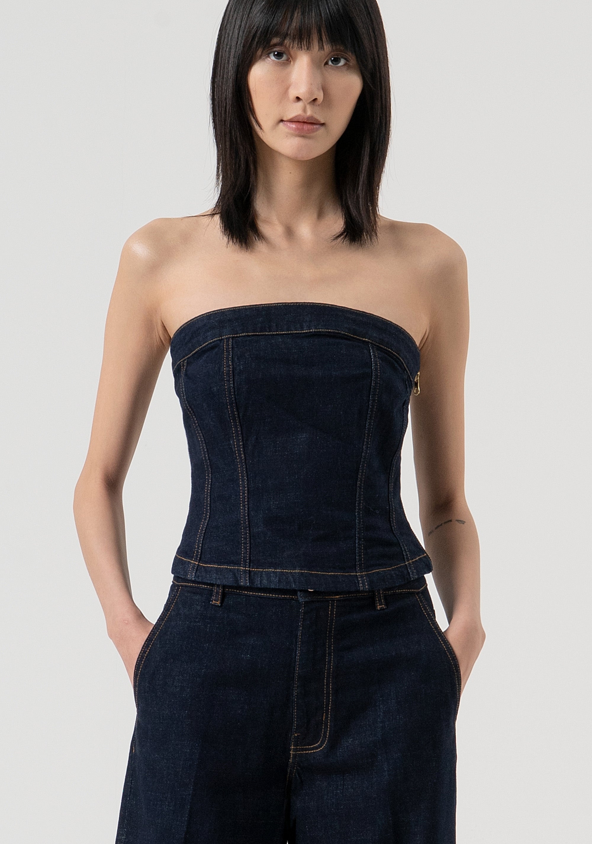 Top senza maniche modello bustier in denim con lavaggio raw FP25WJ5007D40193-L23 Fracomina