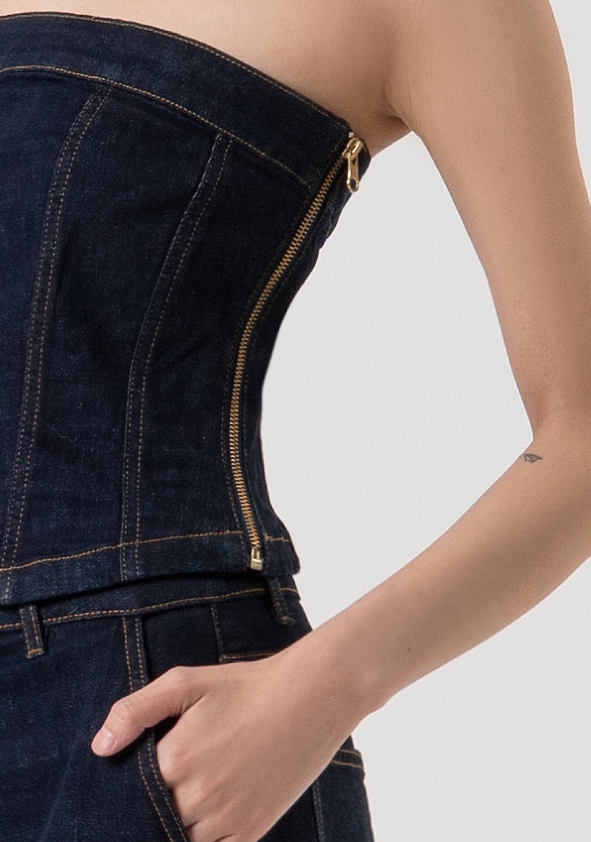 Top senza maniche modello bustier in denim con lavaggio raw FP25WJ5007D40193-L23 Fracomina