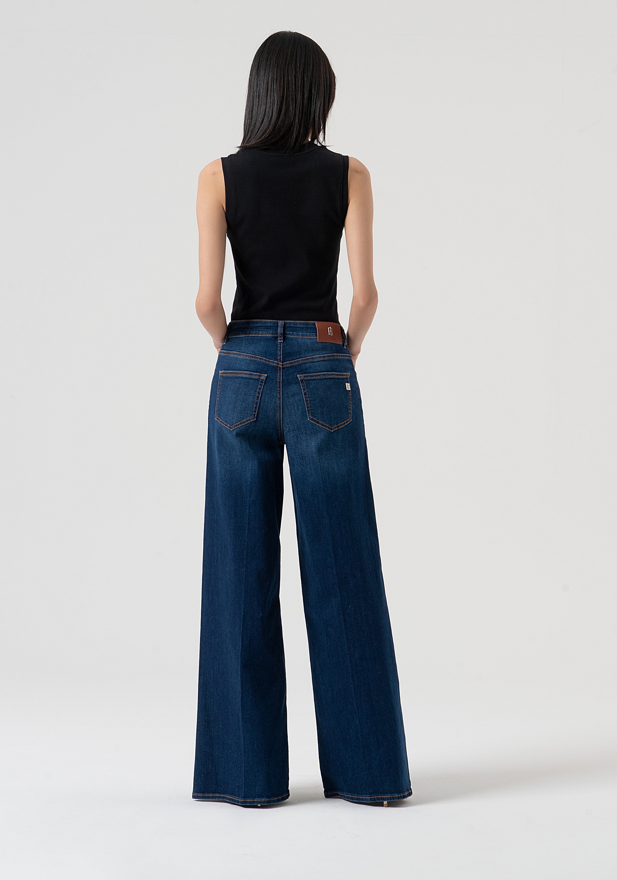 Jeans flare in denim con lavaggio scuro FP25WV3015D46002-987 Fracomina