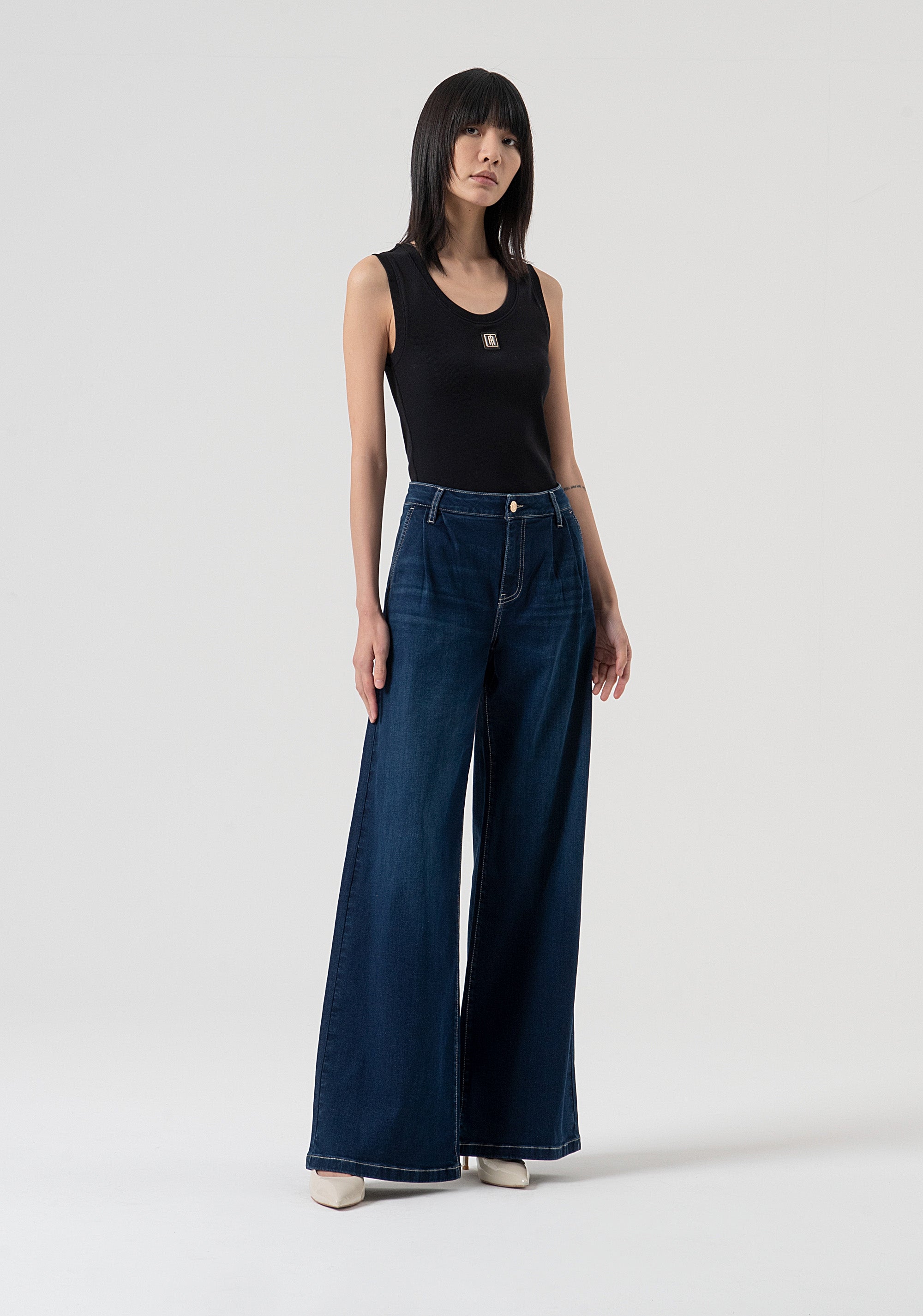 Jeans flare in denim con lavaggio scuro FP25WV3016D46093-117 Fracomina