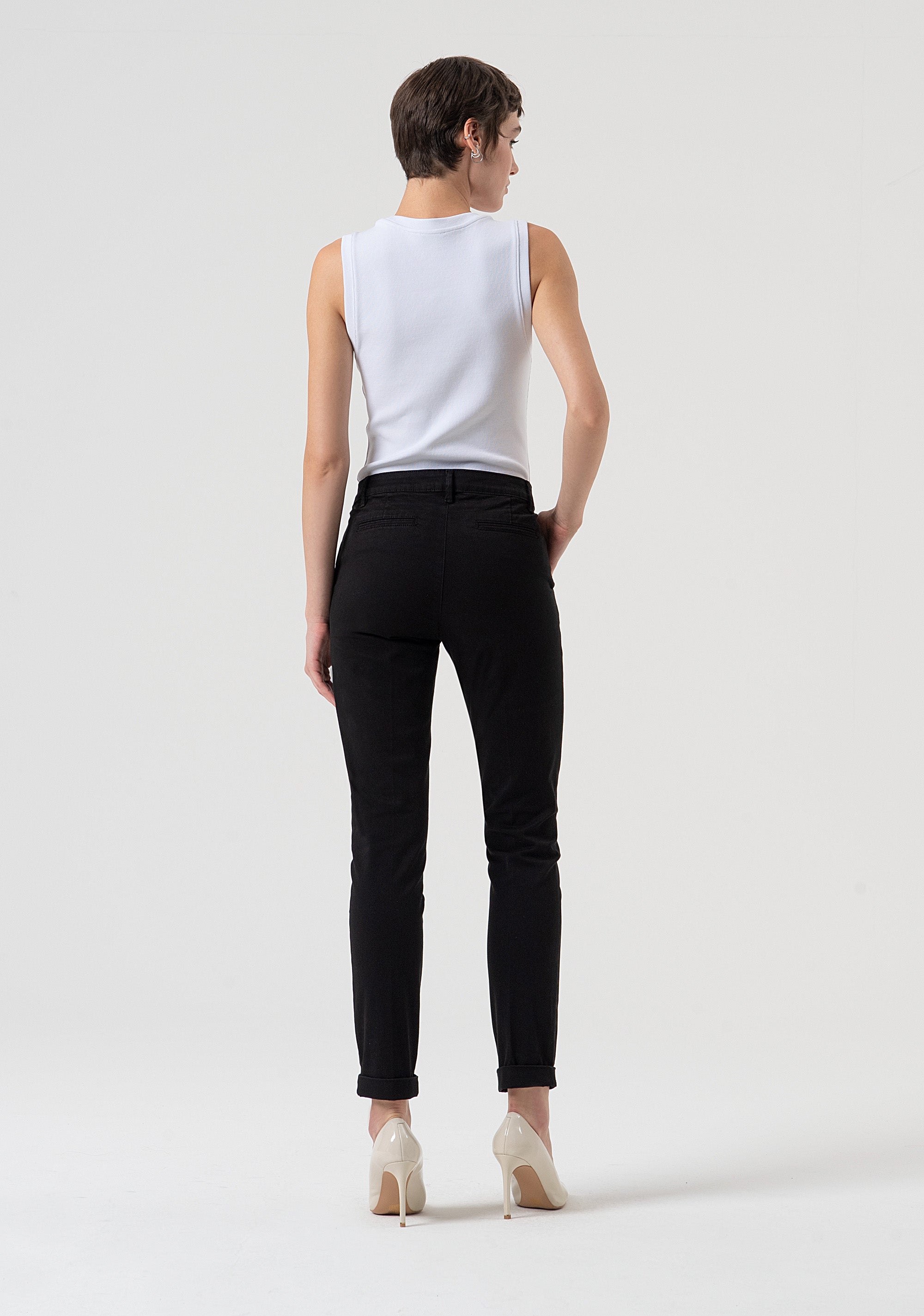 Pantalone slim modello chino in raso FP25WV4001W72001-053 Fracomina