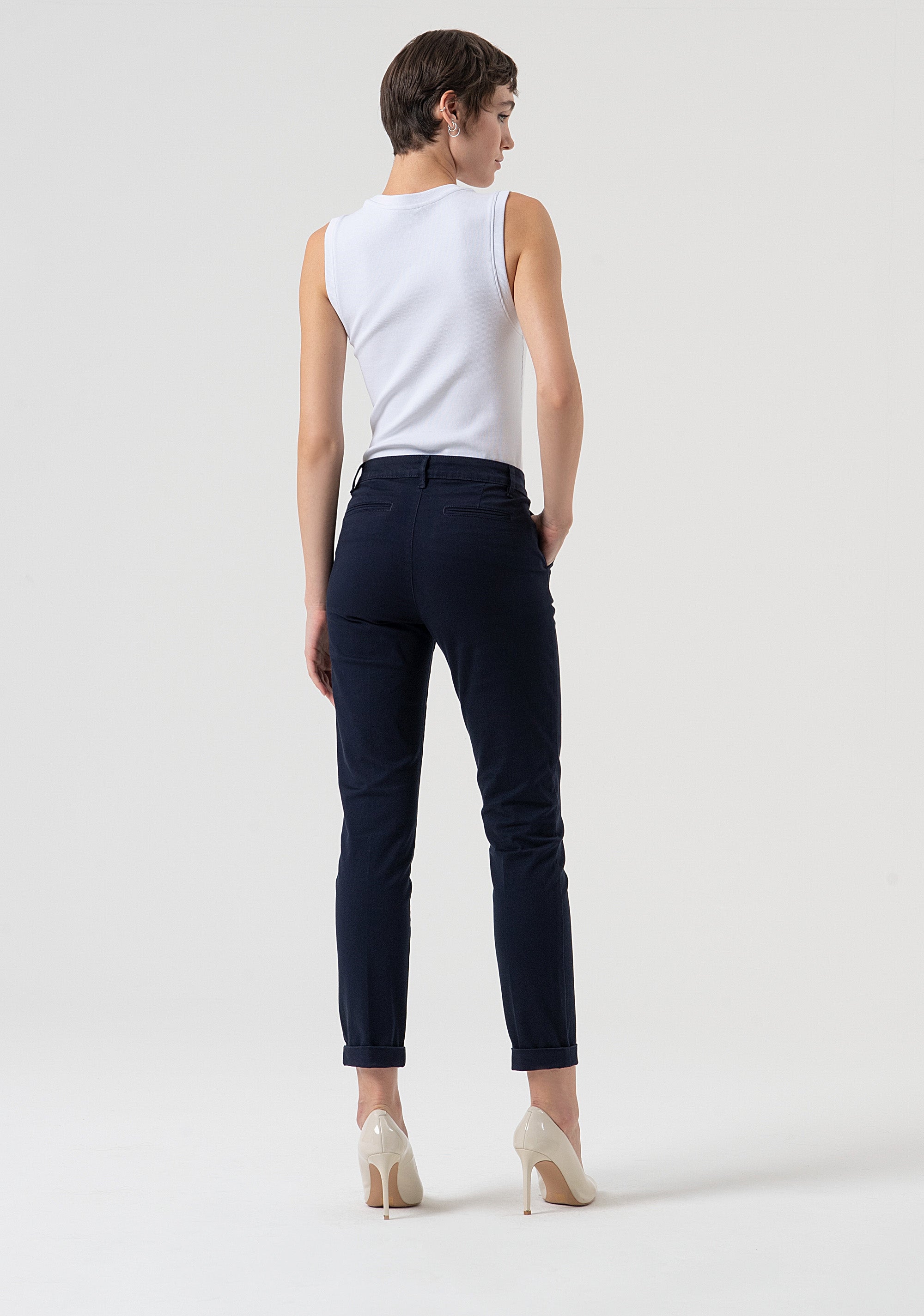 Pantalone slim modello chino in raso FP25WV4001W72001-117 Fracomina