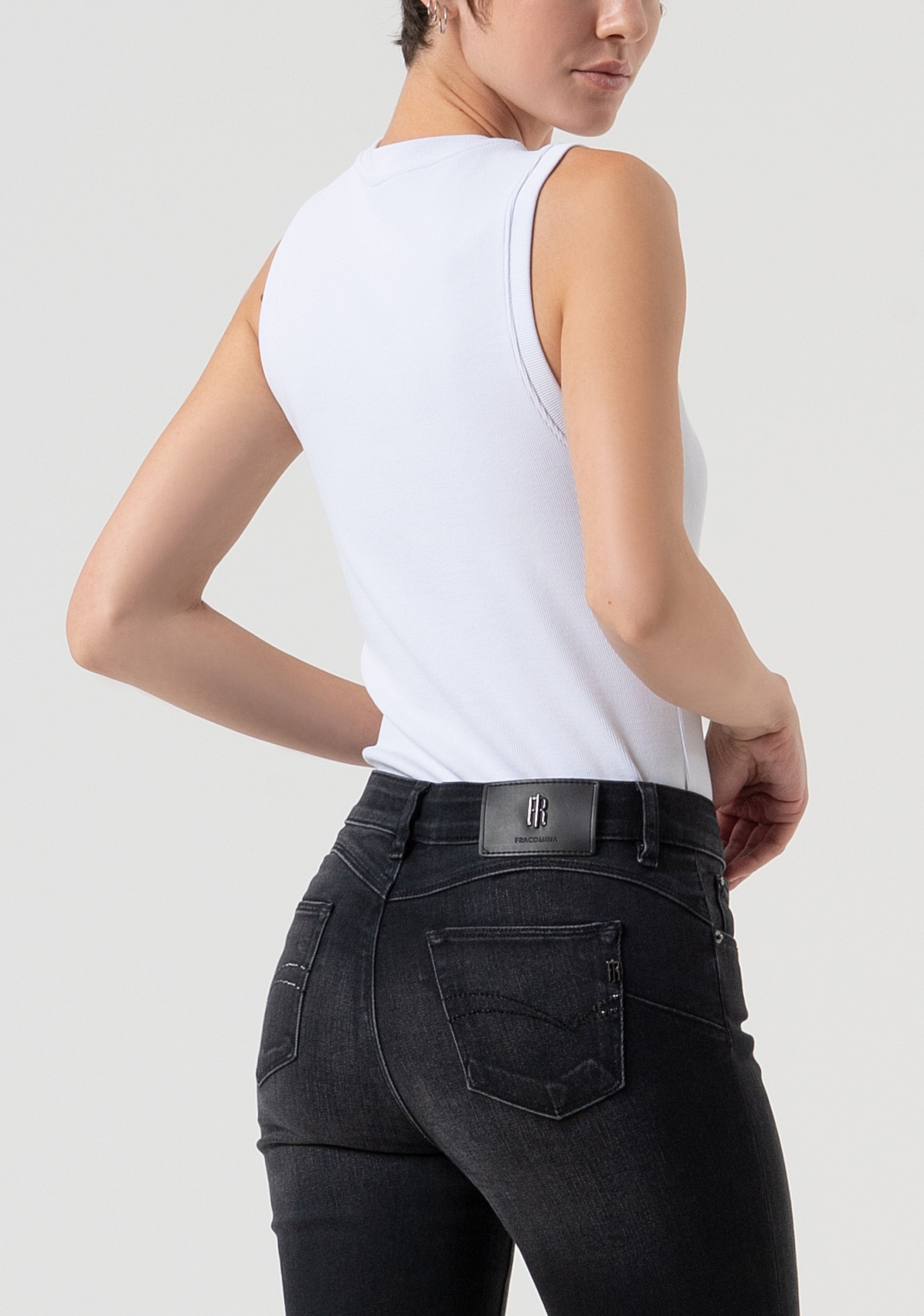 Jeans slim effetto push up in denim black con lavaggio vintage FP25WV8000D46404-H21 Fracomina
